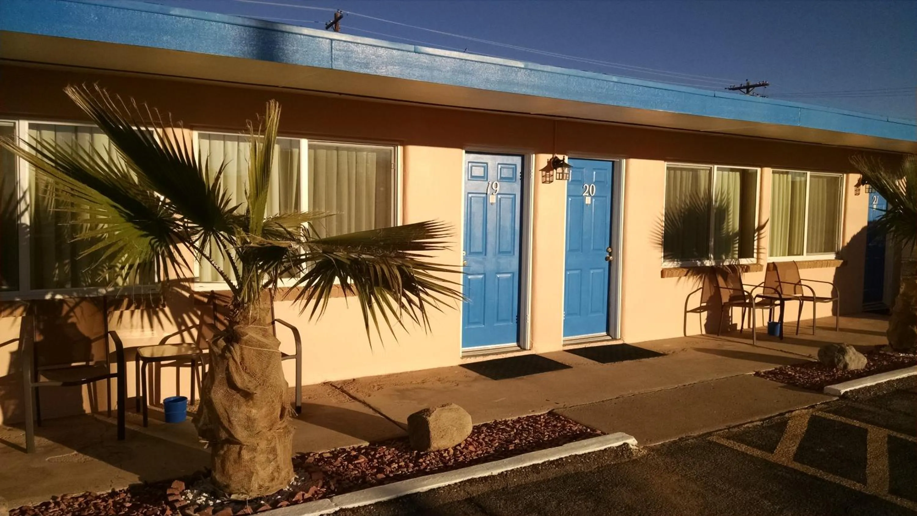 Facade/entrance in White Sands Motel