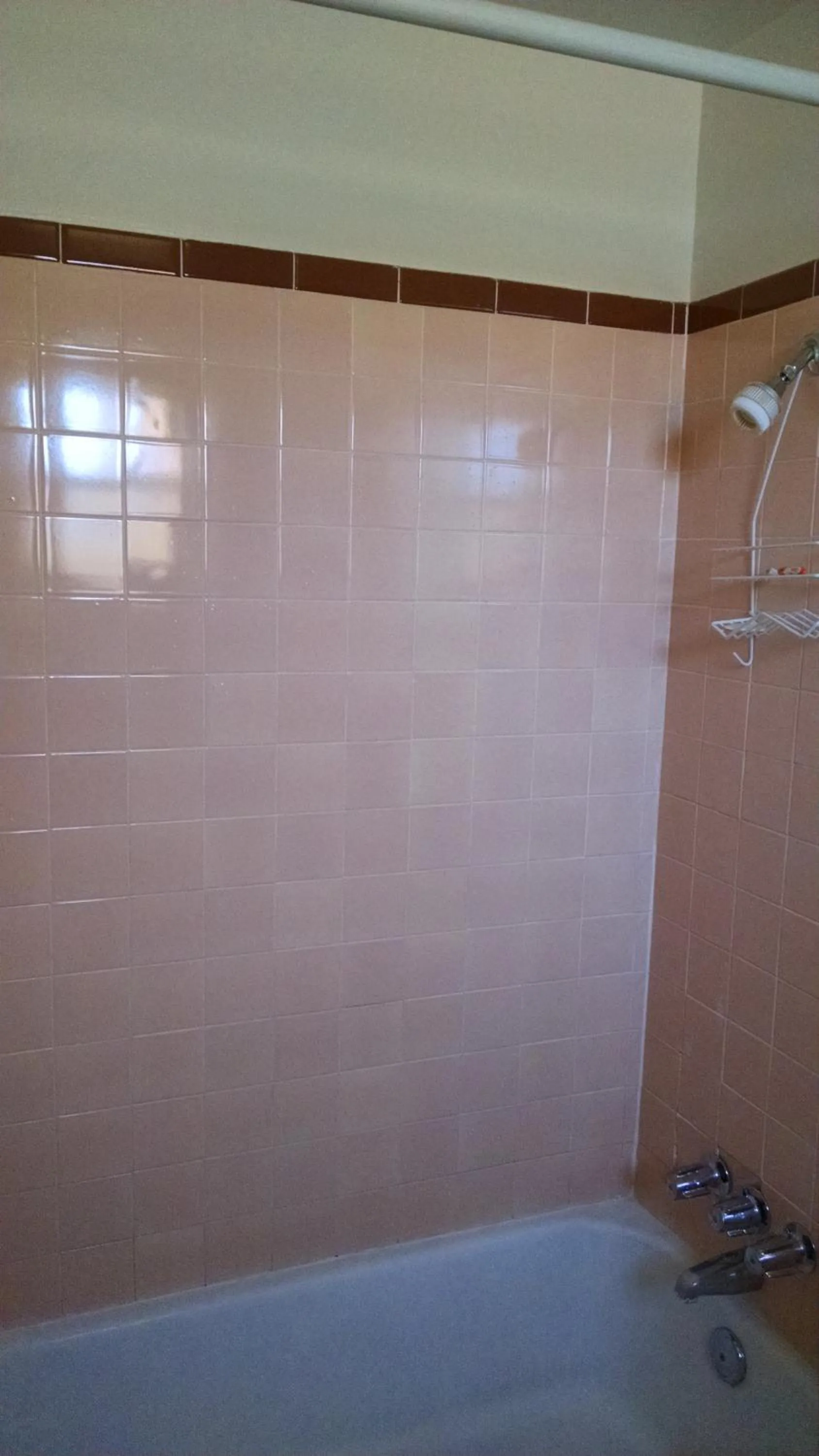 Bathroom in White Sands Motel