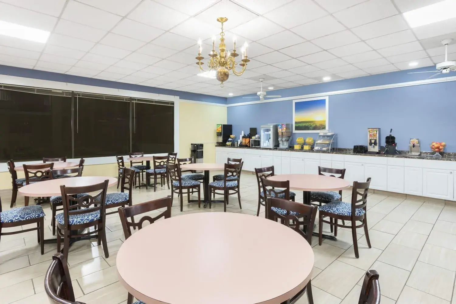 Breakfast in Days Inn by Wyndham Orangeburg South Breakfast in Days Inn by Wyndham Orangeburg South
