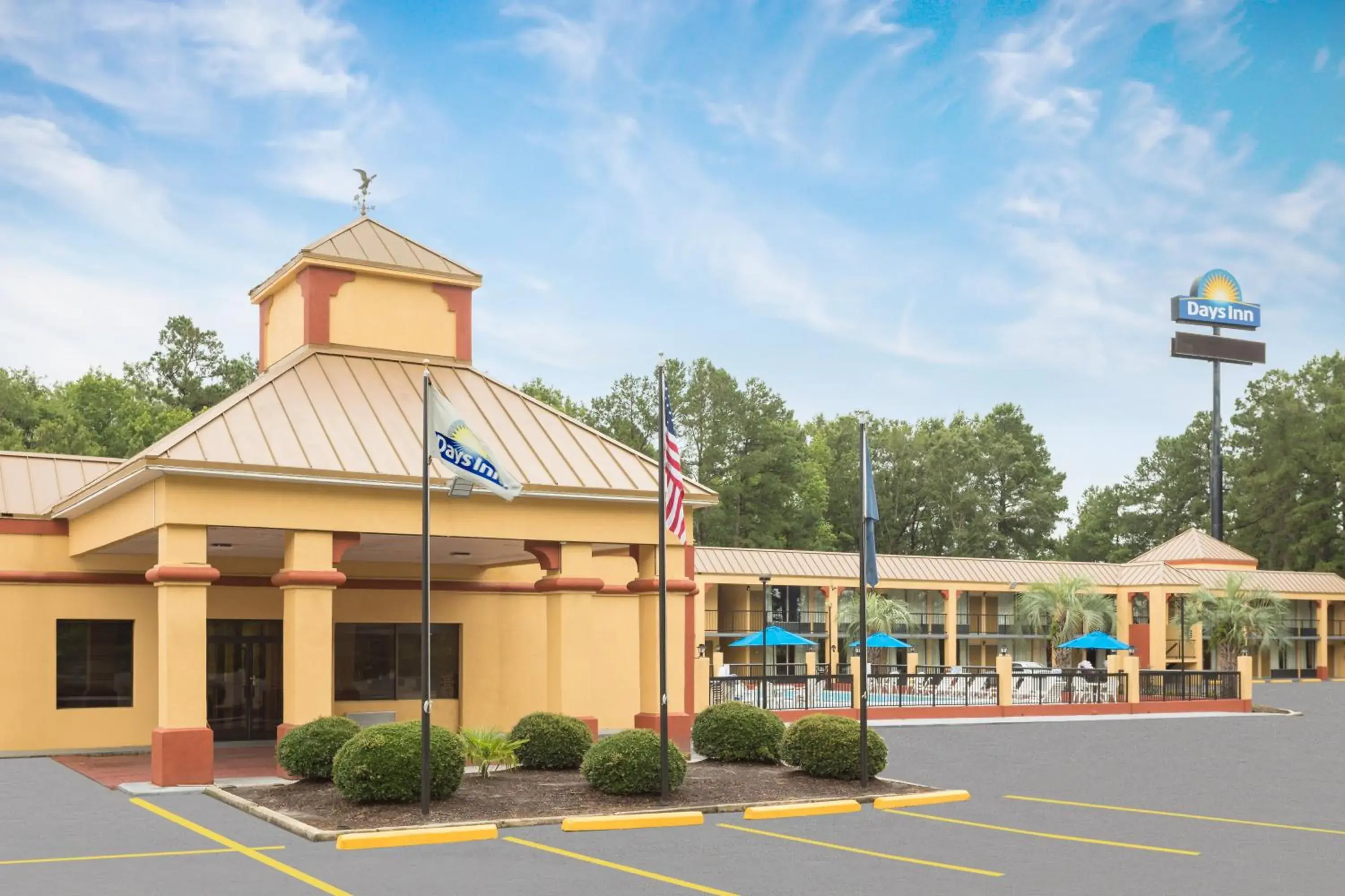 Property building in Days Inn by Wyndham Orangeburg South Property building in Days Inn by Wyndham Orangeburg South
