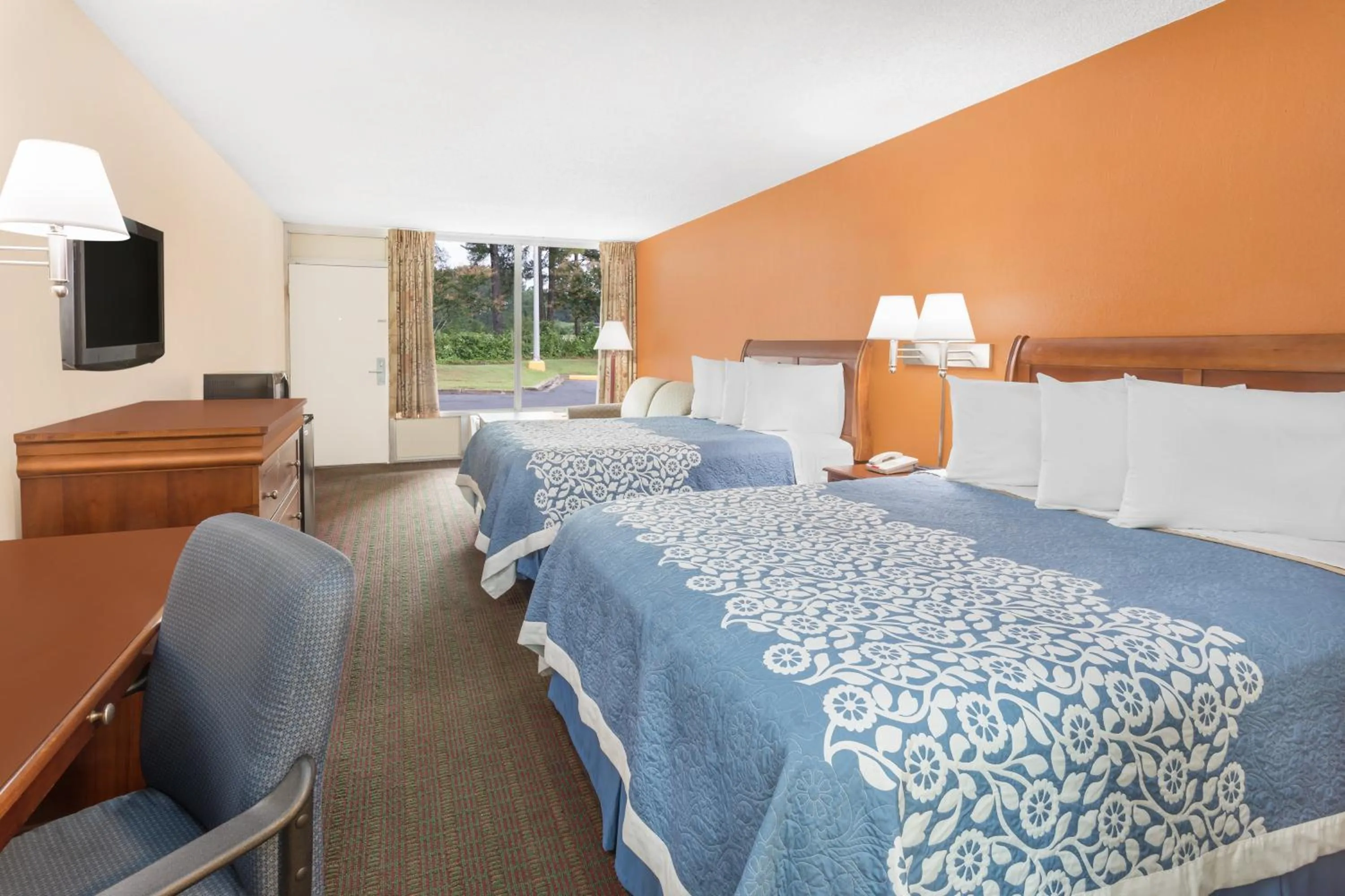 Bed in Days Inn by Wyndham Orangeburg South