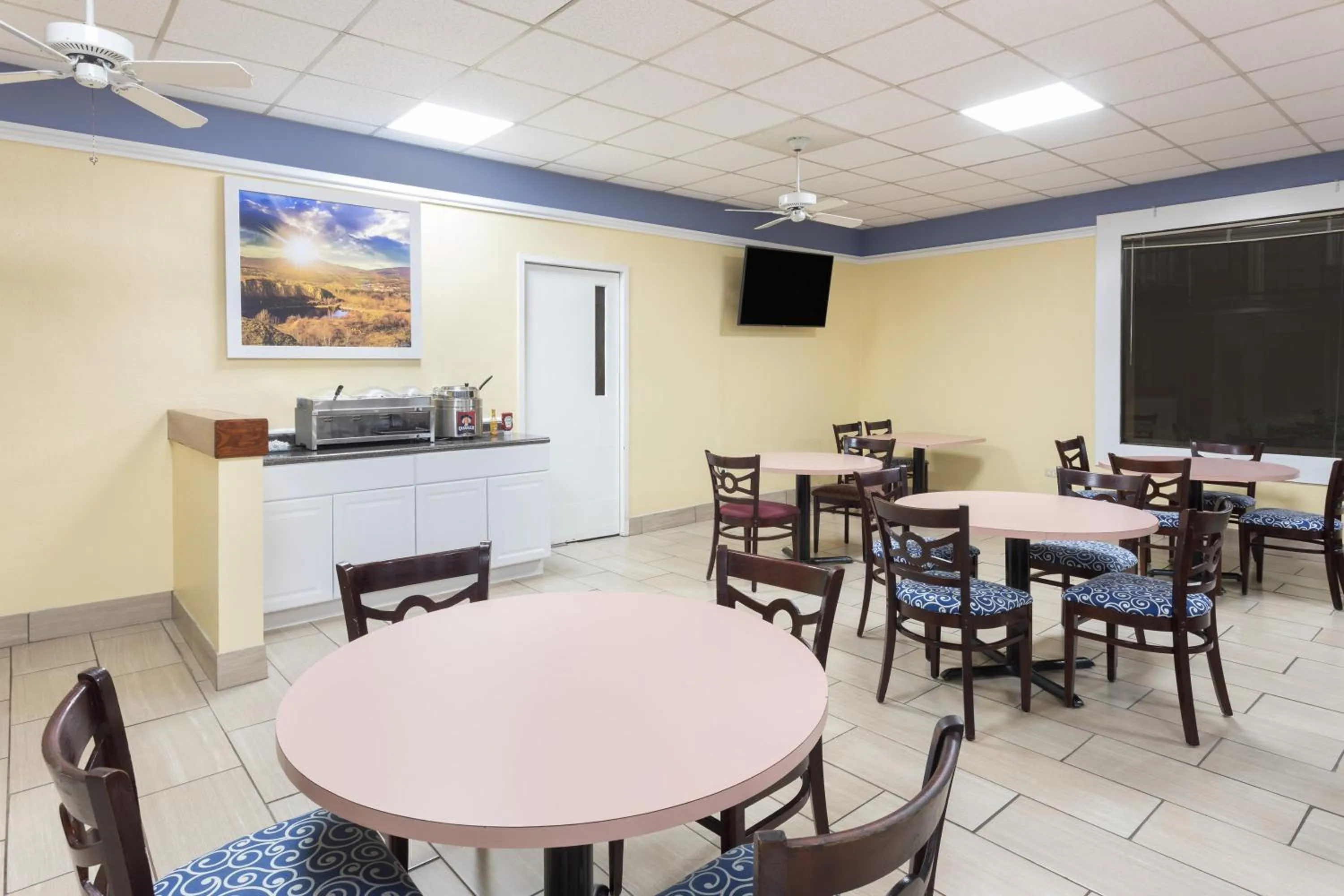 Days Inn by Wyndham Orangeburg South