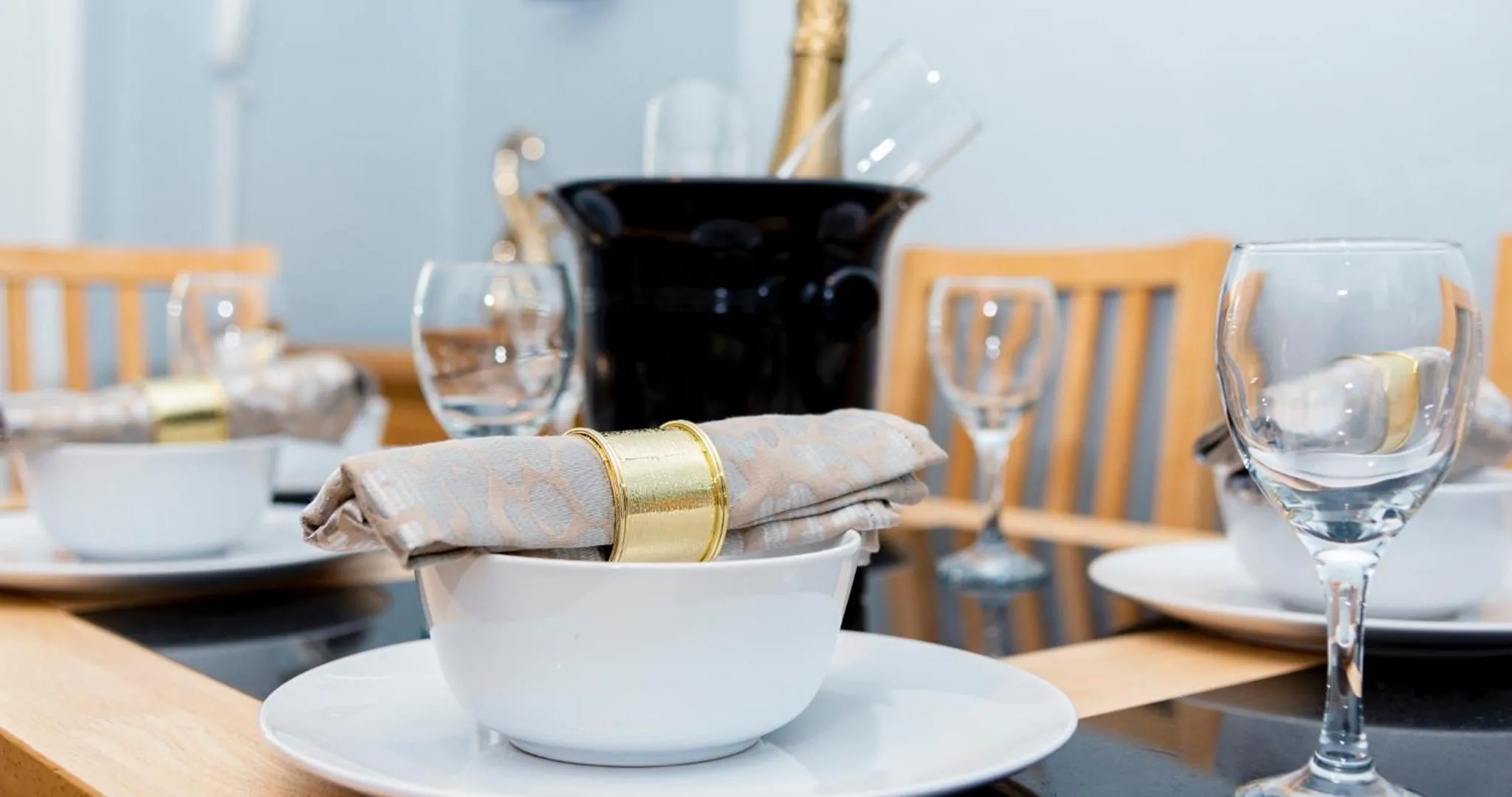 Dining area in The Bishophill Gathering York - Sleeps Up To 12
