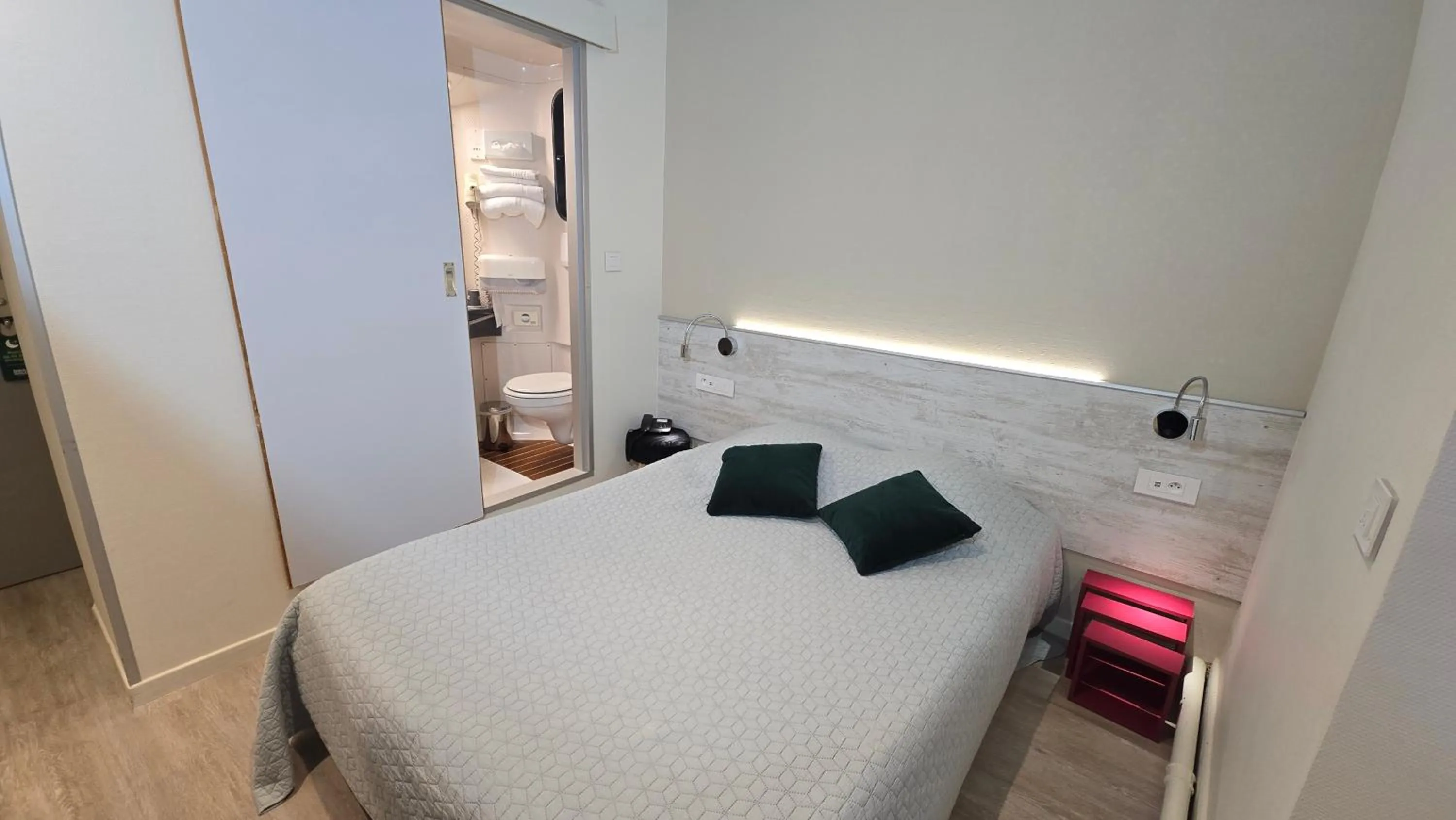 Photo of the whole room, Bed in Logis Hôtel & Restaurant Arcombelle