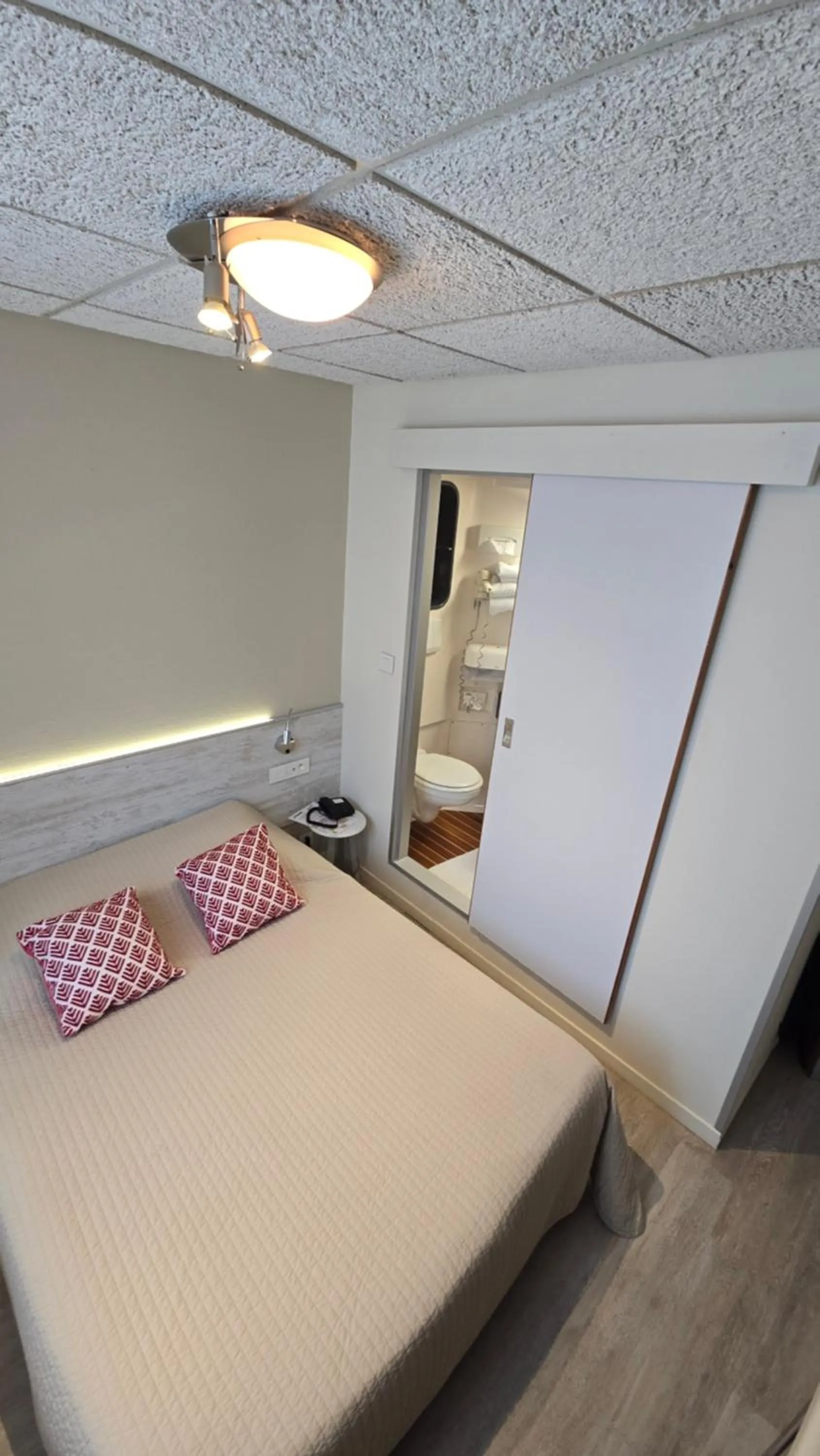 Bedroom, Bed in Logis Hôtel & Restaurant Arcombelle