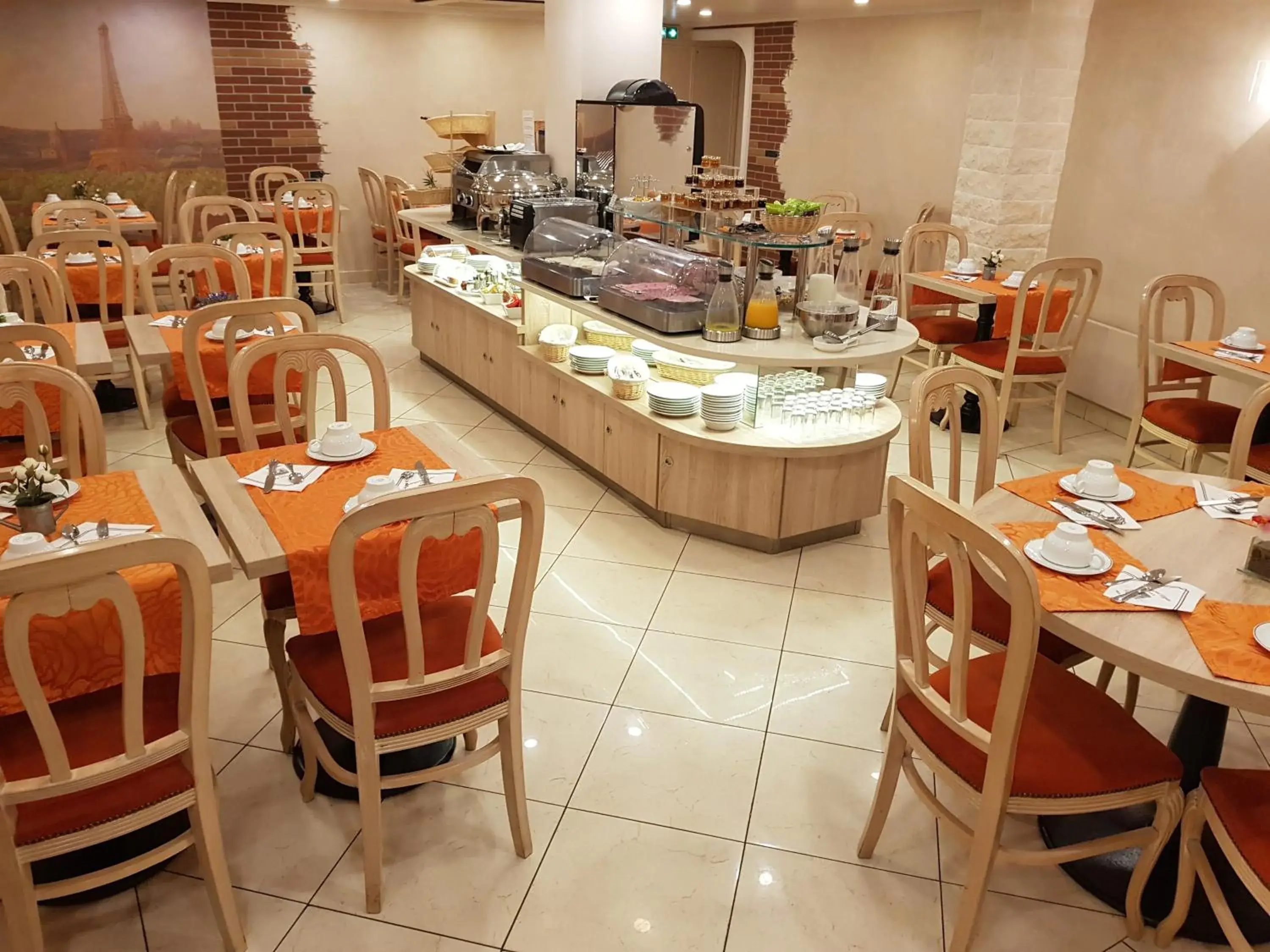 Restaurant/places to eat in Hotel Champerret Elysees Restaurant/places to eat in Hotel Champerret Elysees