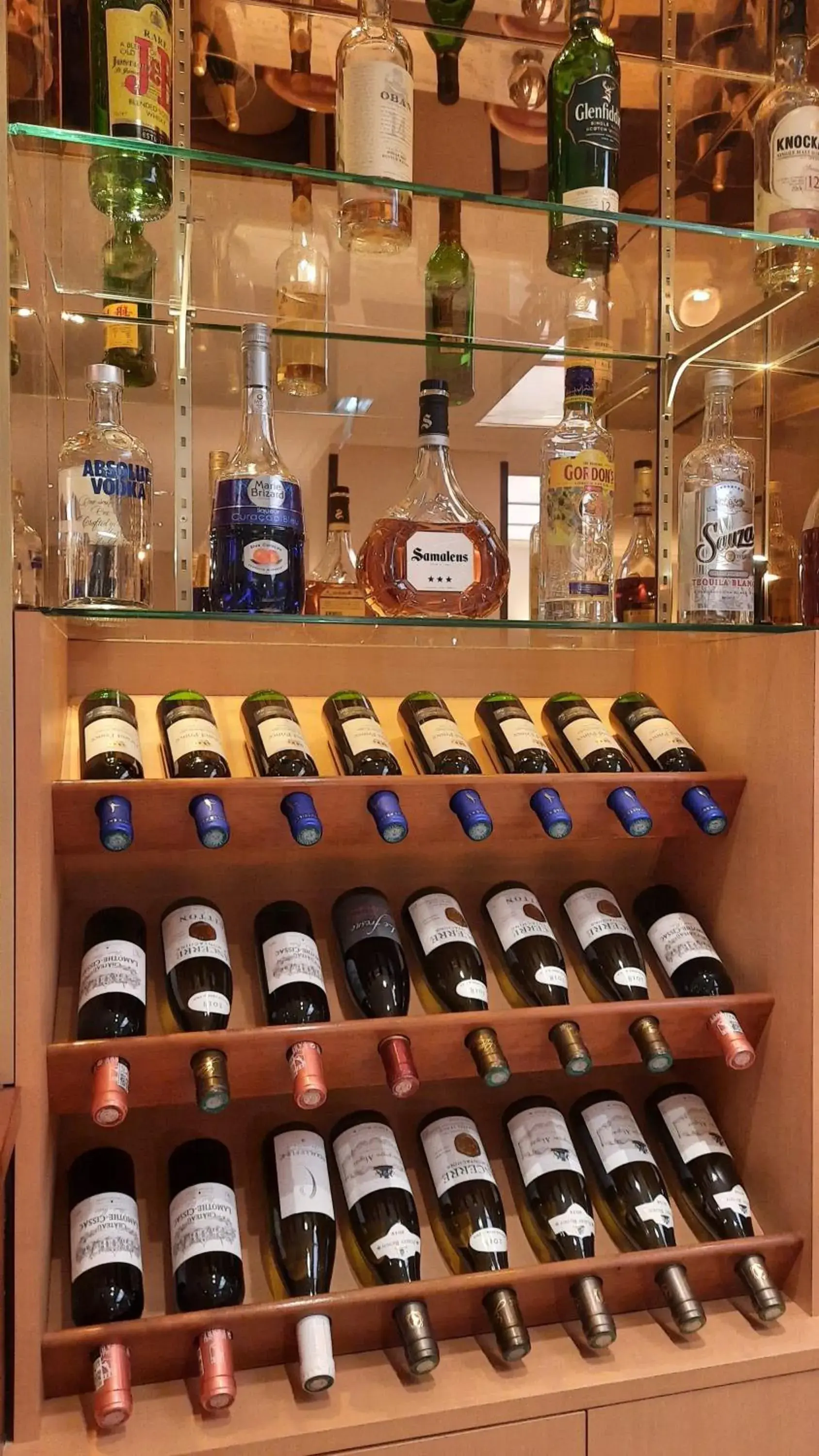 Lounge or bar in Hotel Champerret Elysees Lounge or bar in Hotel Champerret Elysees