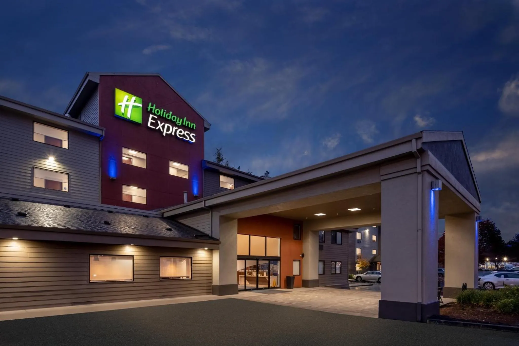 Property building in Holiday Inn Express Portland SE - Clackamas Area by IHG