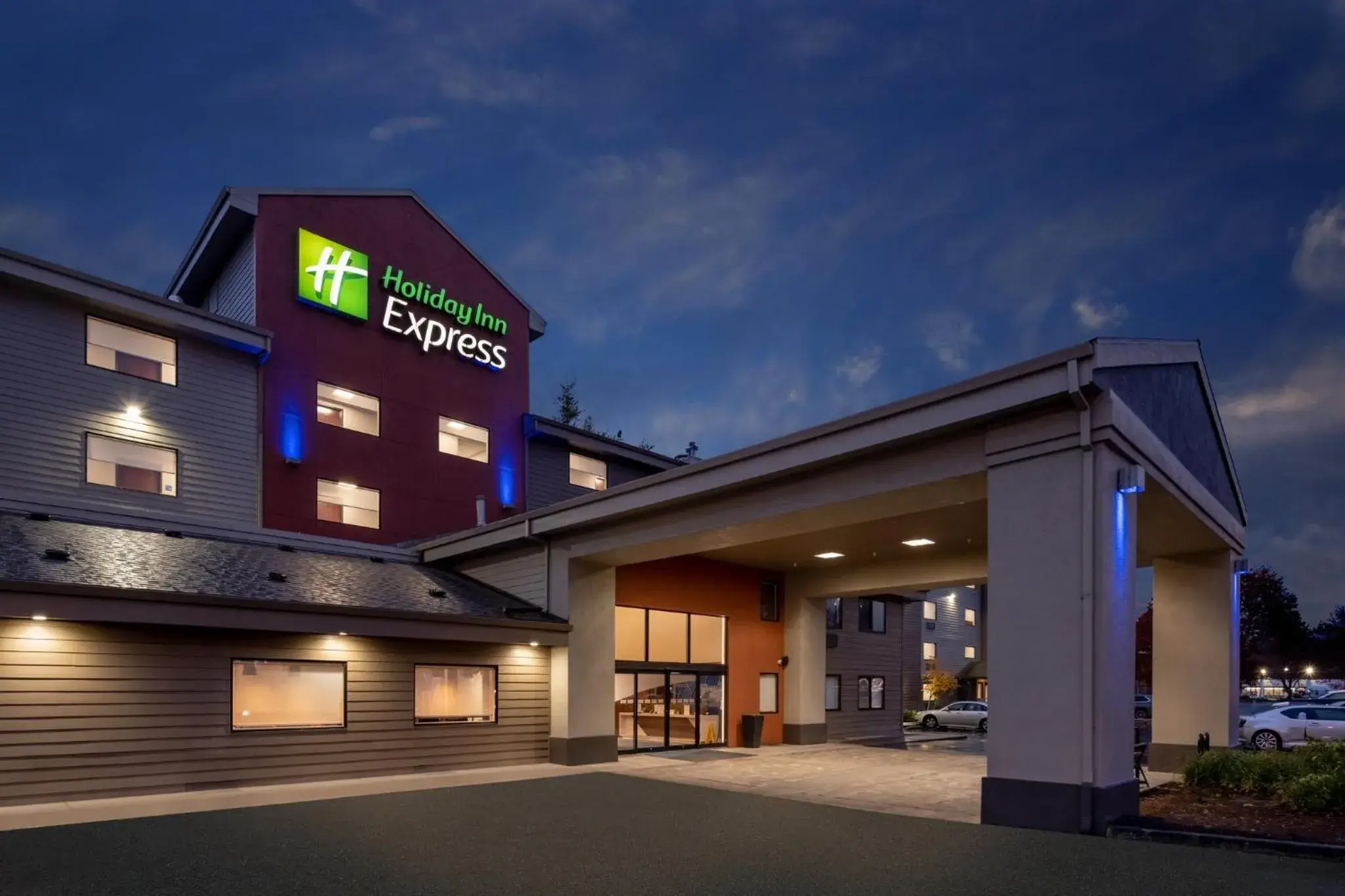 Property building in Holiday Inn Express Portland SE - Clackamas Area by IHG Property building in Holiday Inn Express Portland SE - Clackamas Area by IHG