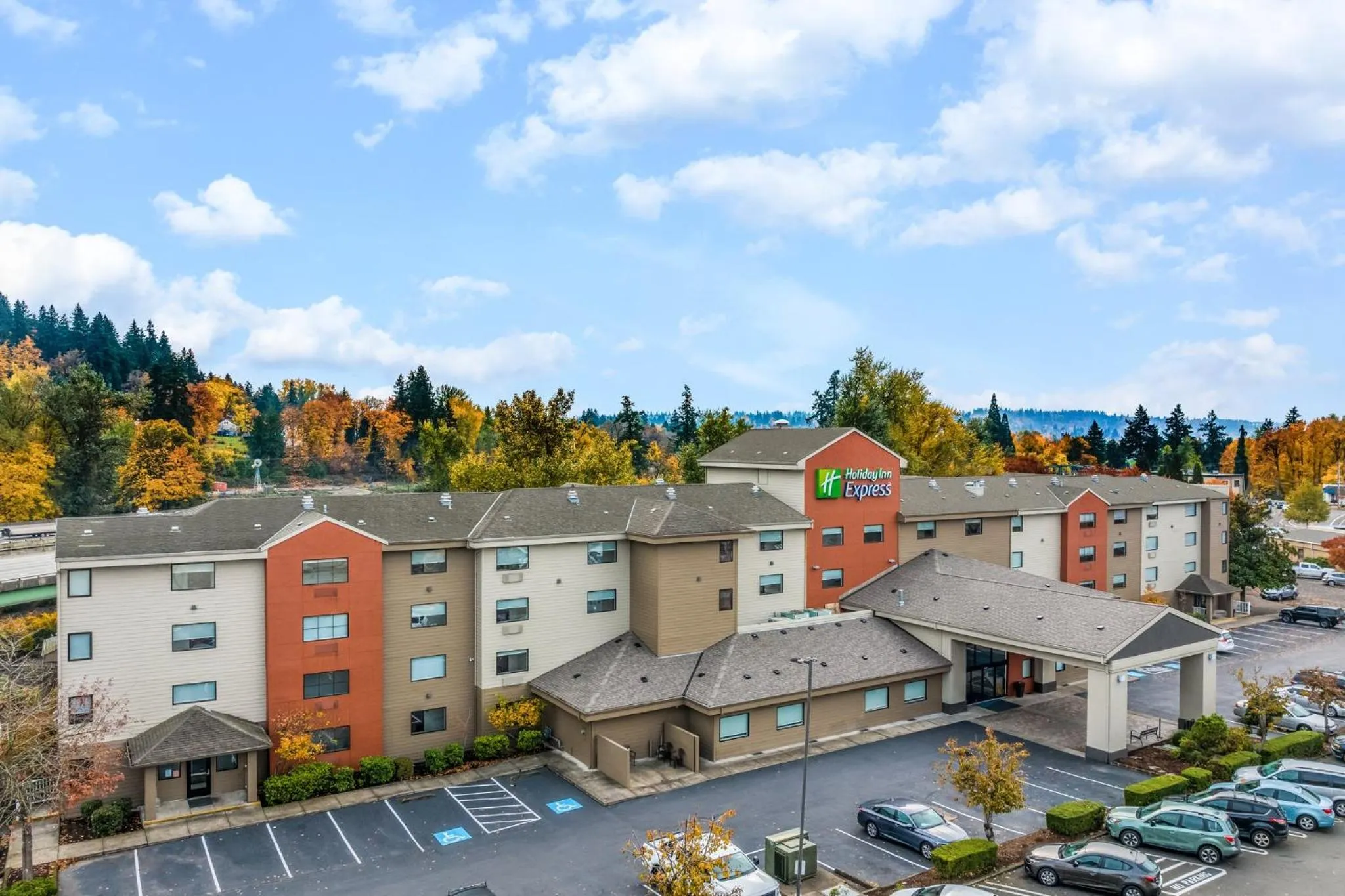 Property building in Holiday Inn Express Portland SE - Clackamas Area by IHG