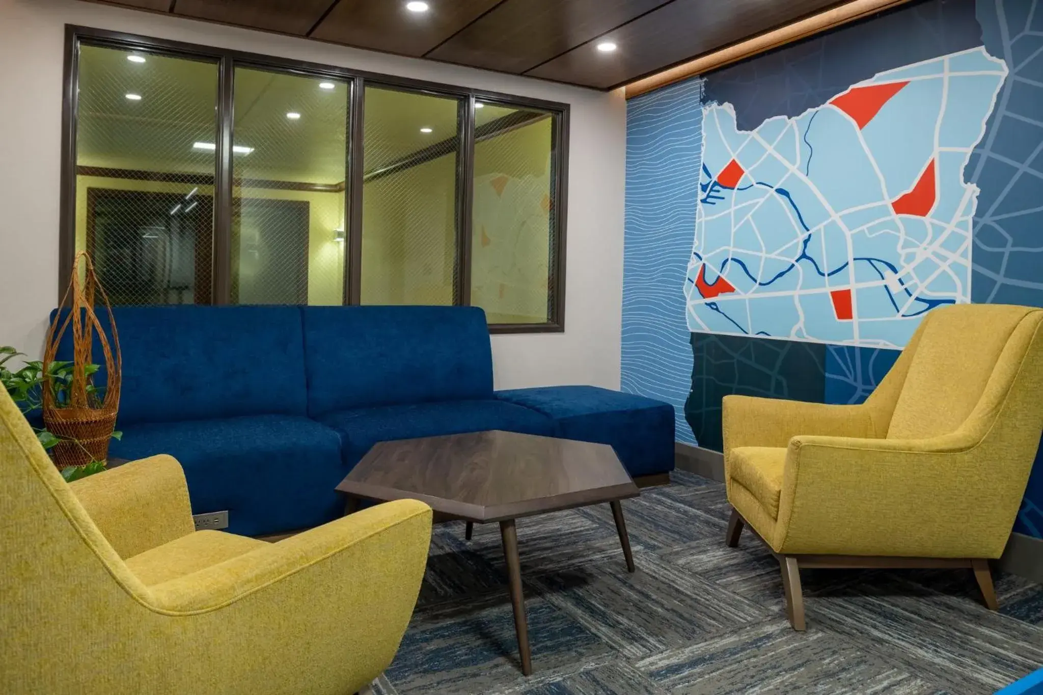 Property building in Holiday Inn Express Portland SE - Clackamas Area by IHG Property building in Holiday Inn Express Portland SE - Clackamas Area by IHG