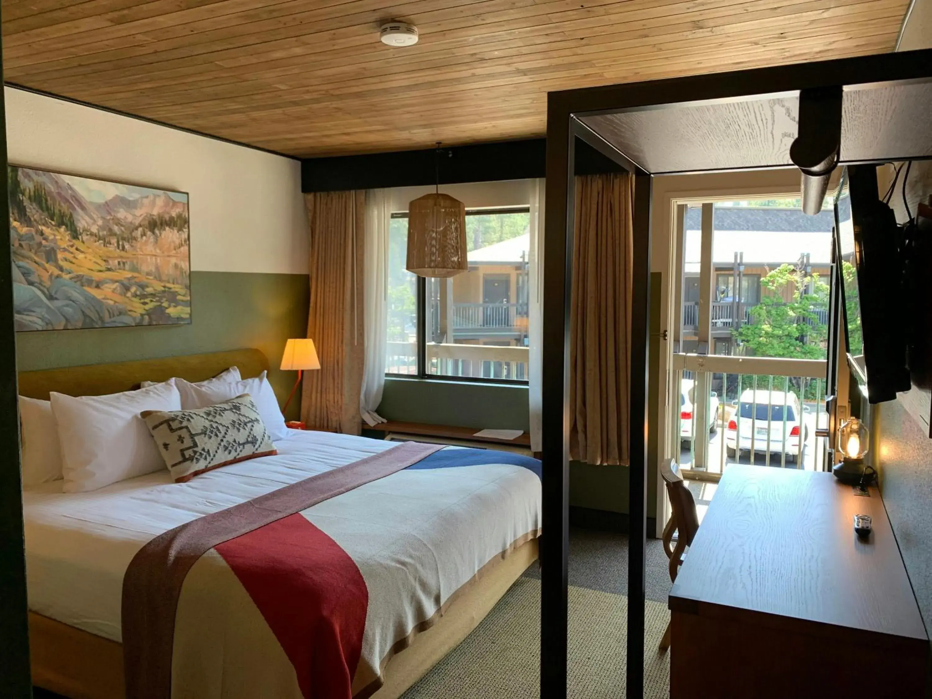 Bed in Station House Inn South Lake Tahoe Bed in Station House Inn South Lake Tahoe