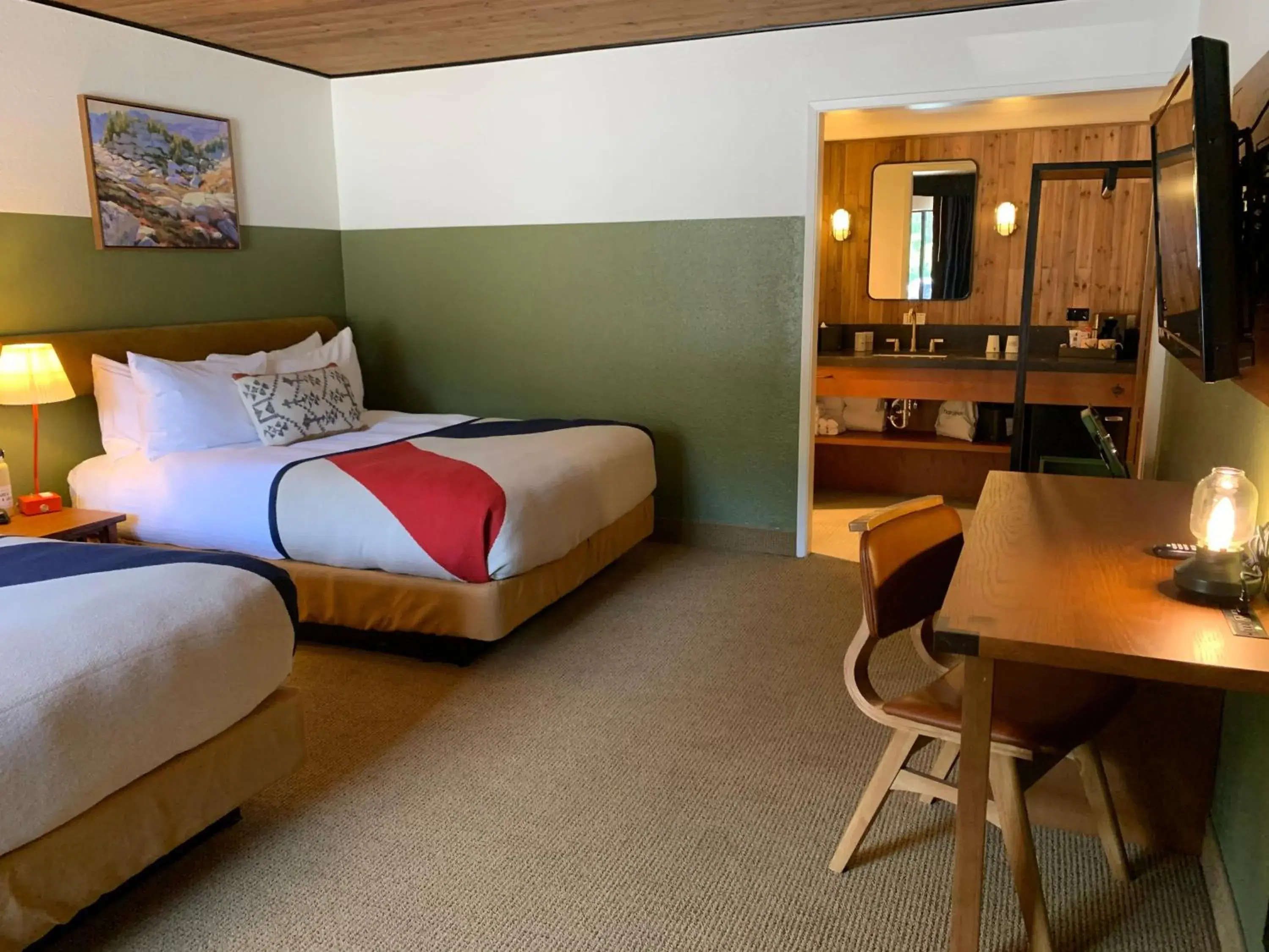 Photo of the whole room, Bed in Station House Inn South Lake Tahoe Photo of the whole room, Bed in Station House Inn South Lake Tahoe