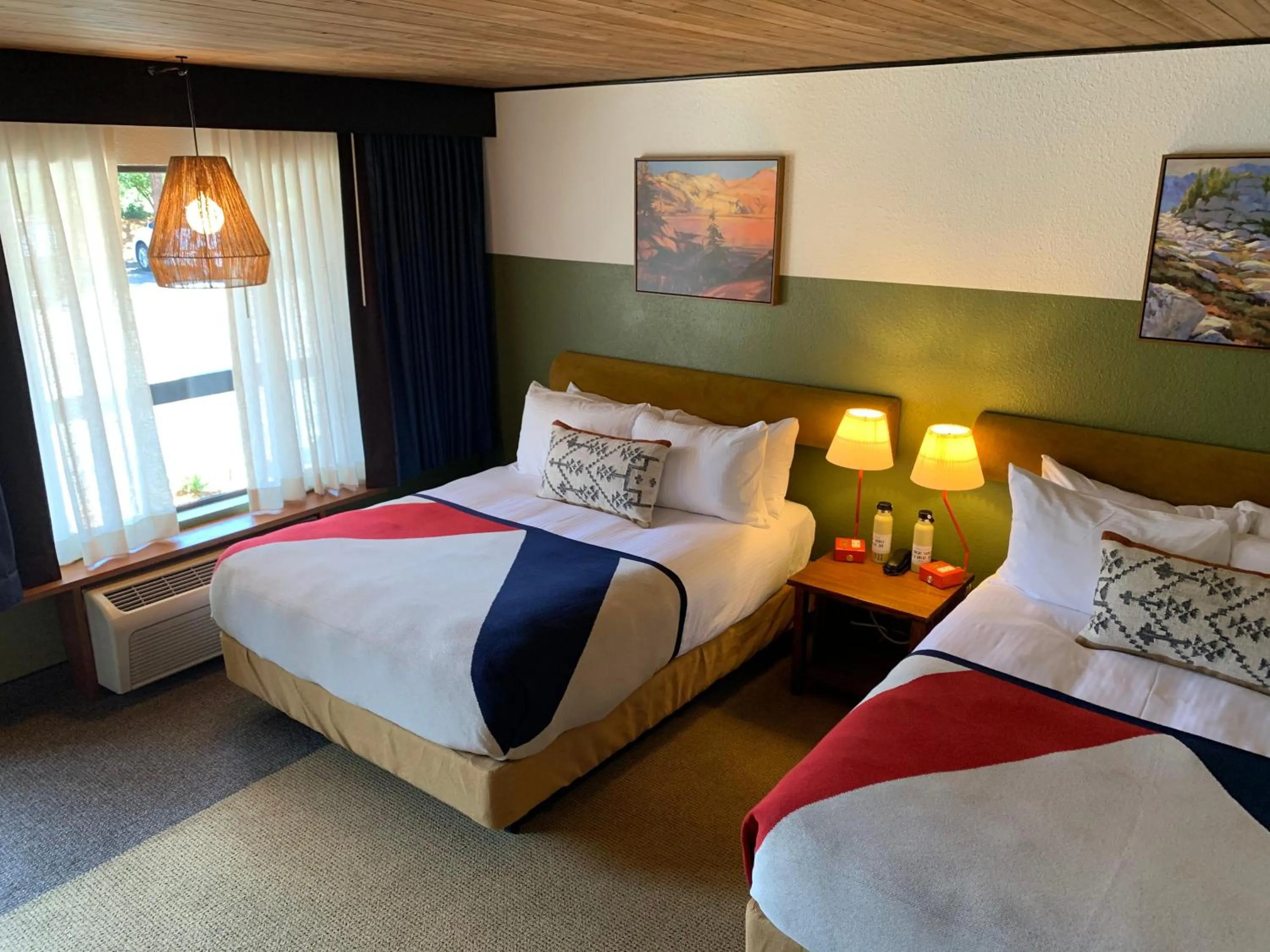 Bed in Station House Inn South Lake Tahoe