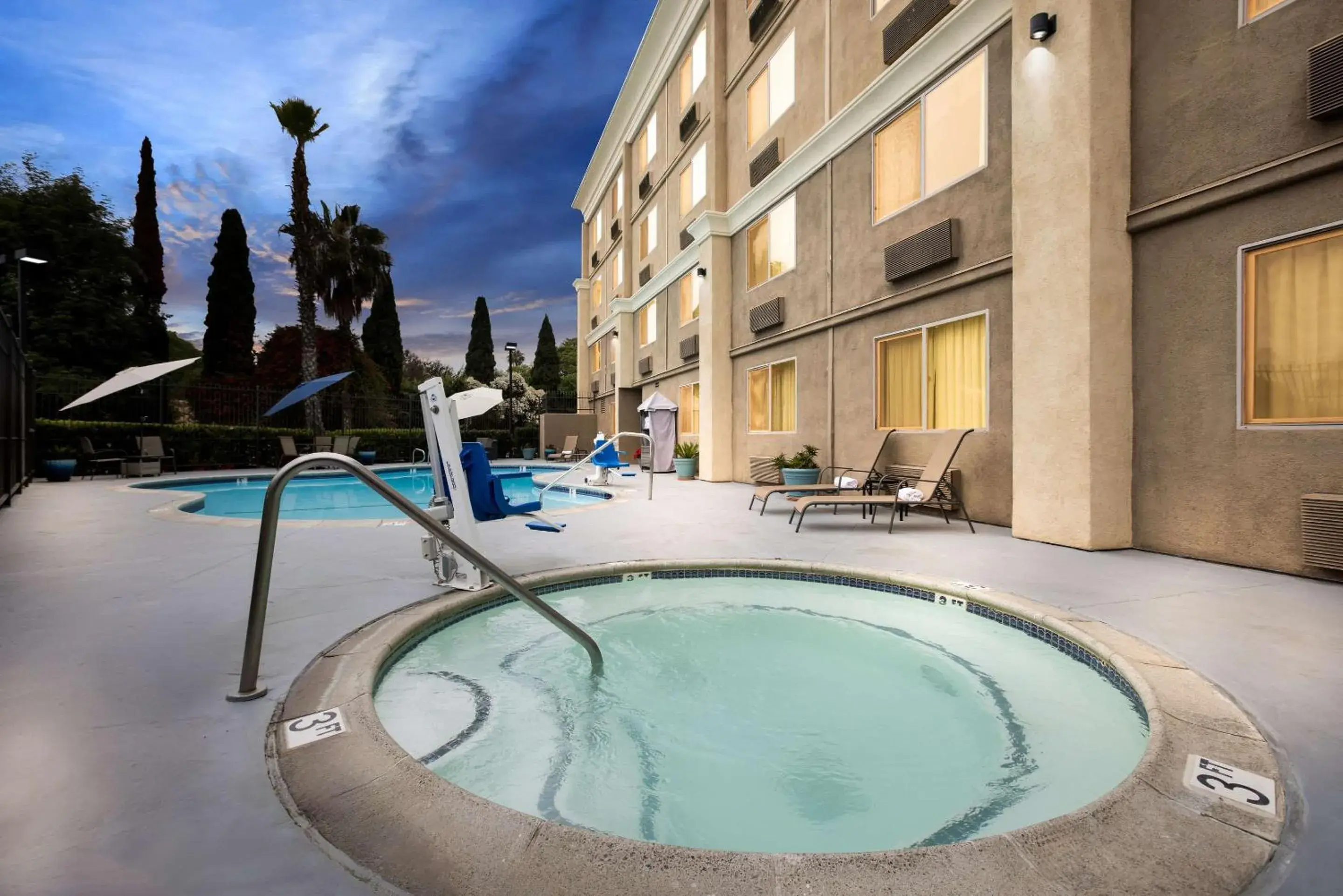 Property building in Comfort Inn Chula Vista San Diego South Property building in Comfort Inn Chula Vista San Diego South