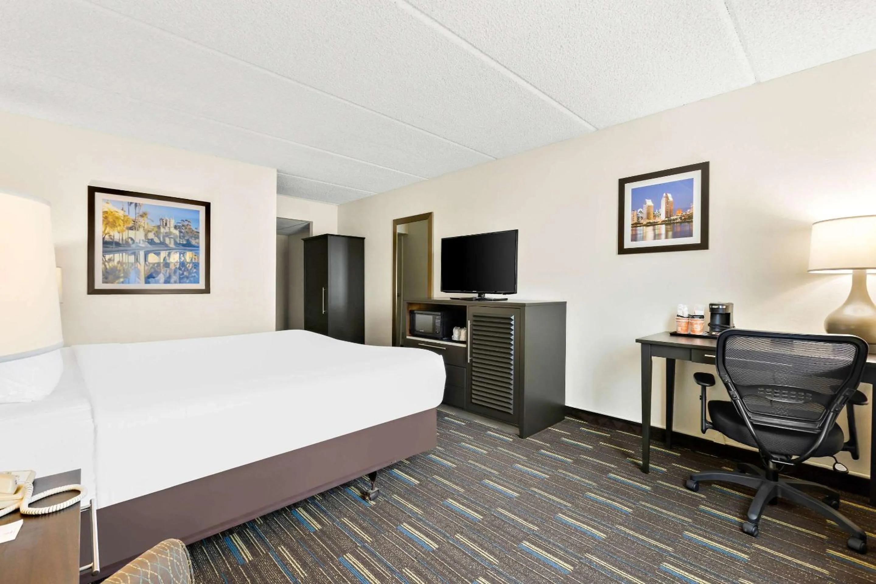 Bed in Comfort Inn Chula Vista San Diego South