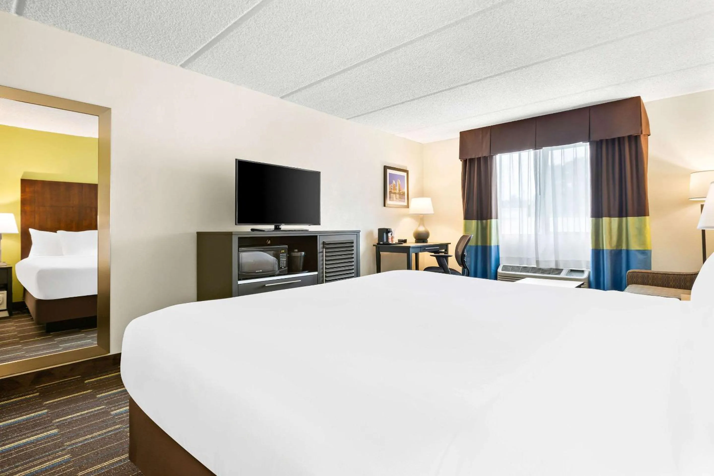 Bedroom, Bed in Comfort Inn Chula Vista San Diego South