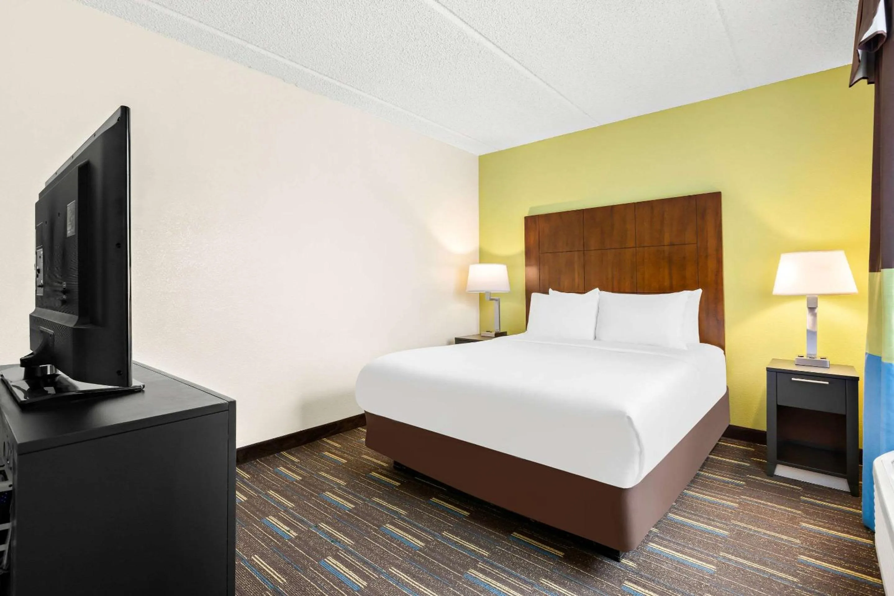 Bedroom, Bed in Comfort Inn Chula Vista San Diego South