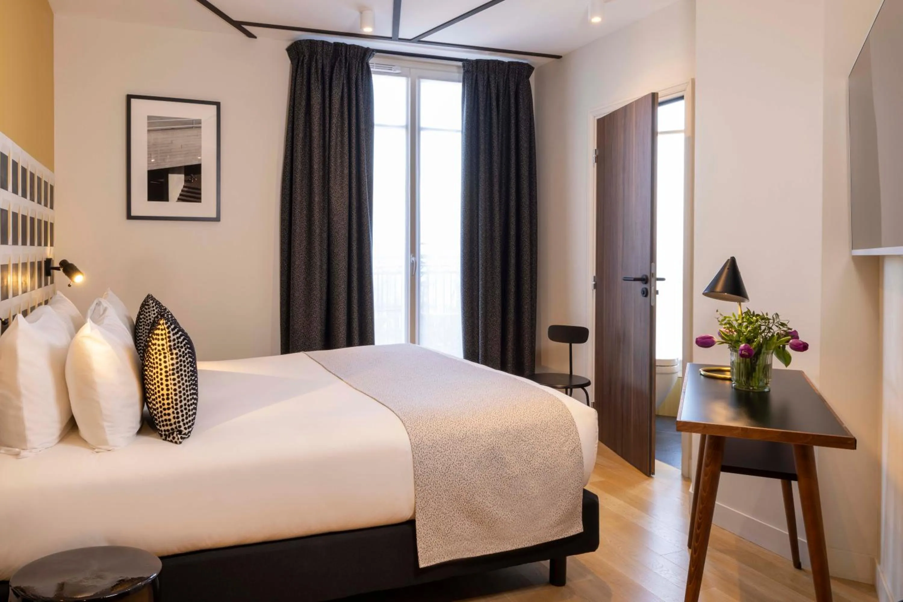 Bed in Paris Art Hotel Quartier Latin by Malone