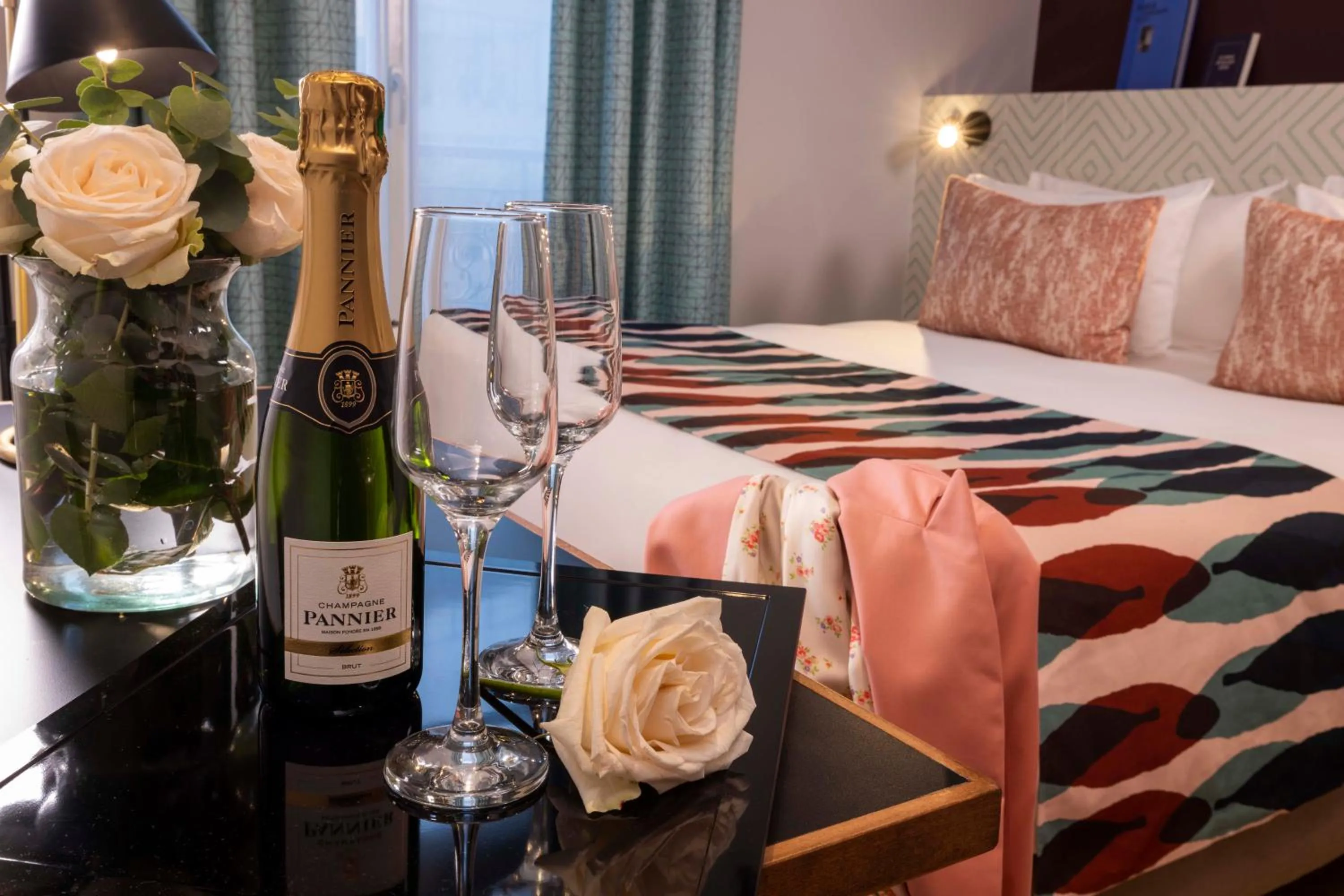 Bed in Paris Art Hotel Quartier Latin by Malone