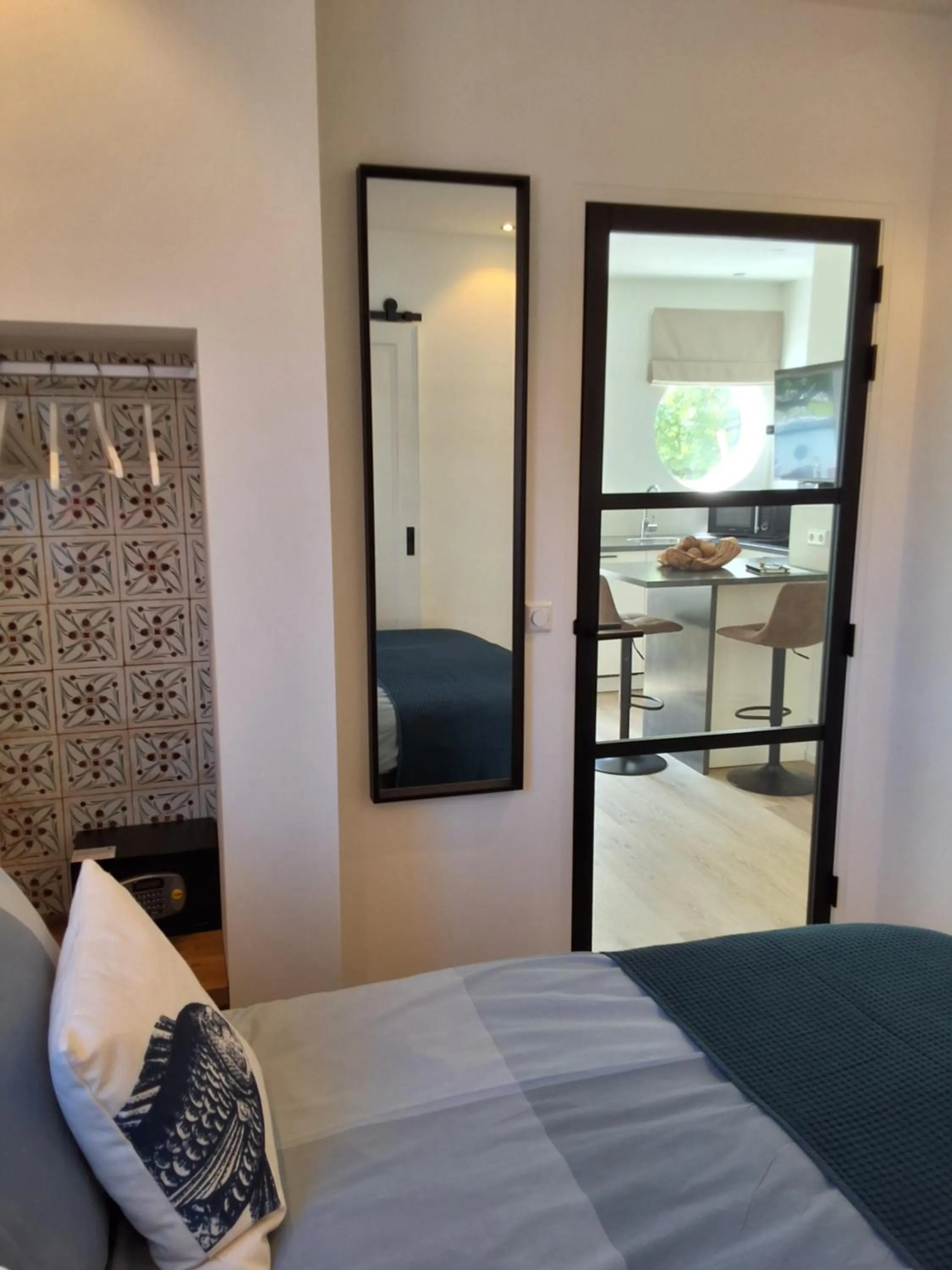 Bedroom, Bed in Appartement Havenzicht