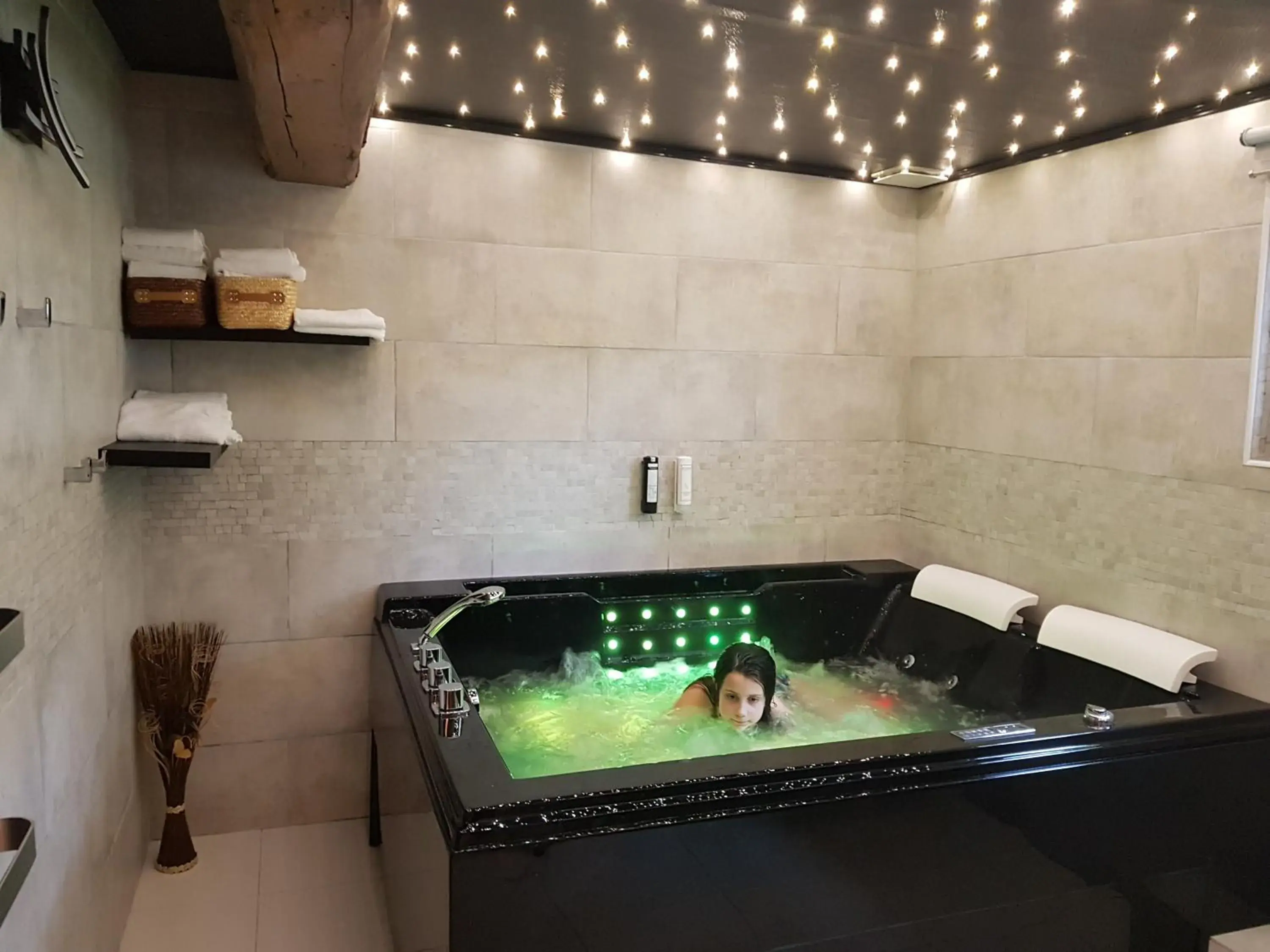 Studio with Spa Bath in Hôtel du Moulin de la Brevette Studio with Spa Bath in Hôtel du Moulin de la Brevette