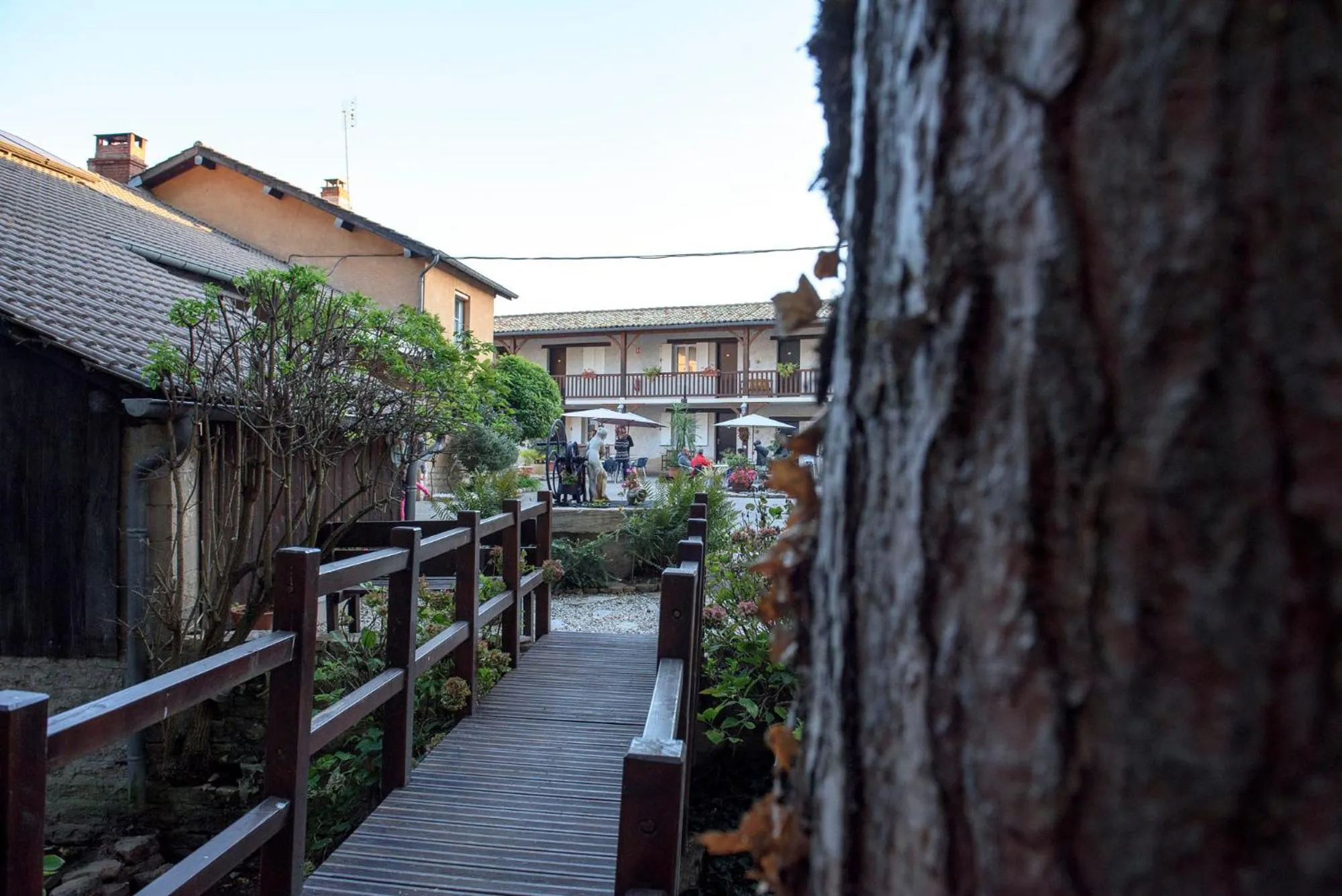 Garden in Hôtel du Moulin de la Brevette