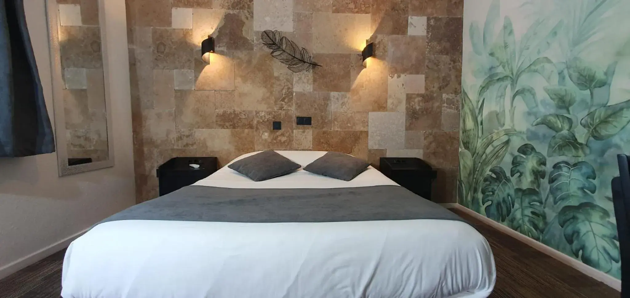 King Room in Hôtel du Moulin de la Brevette King Room in Hôtel du Moulin de la Brevette