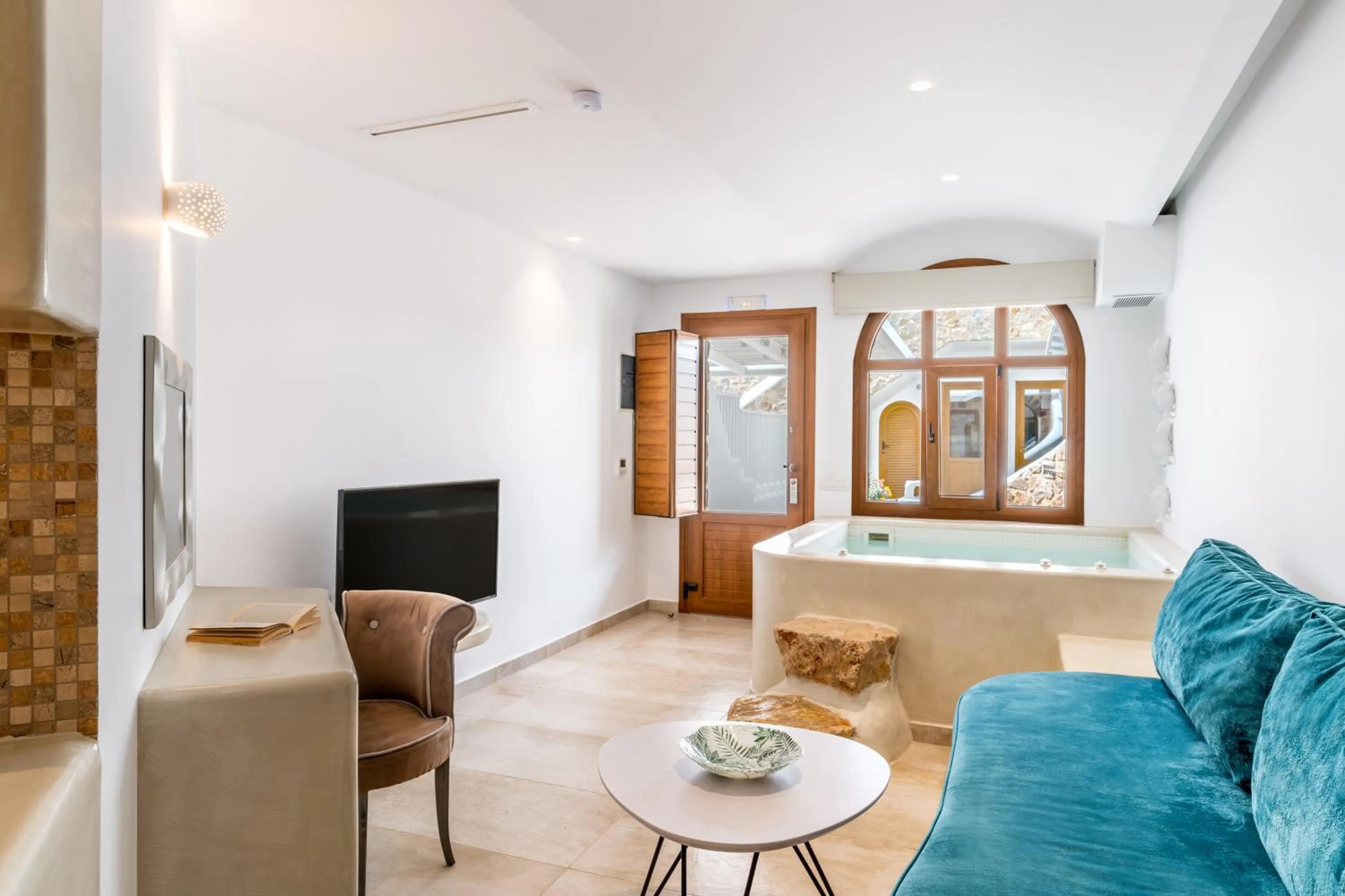 TV and multimedia in Marvarit Suites