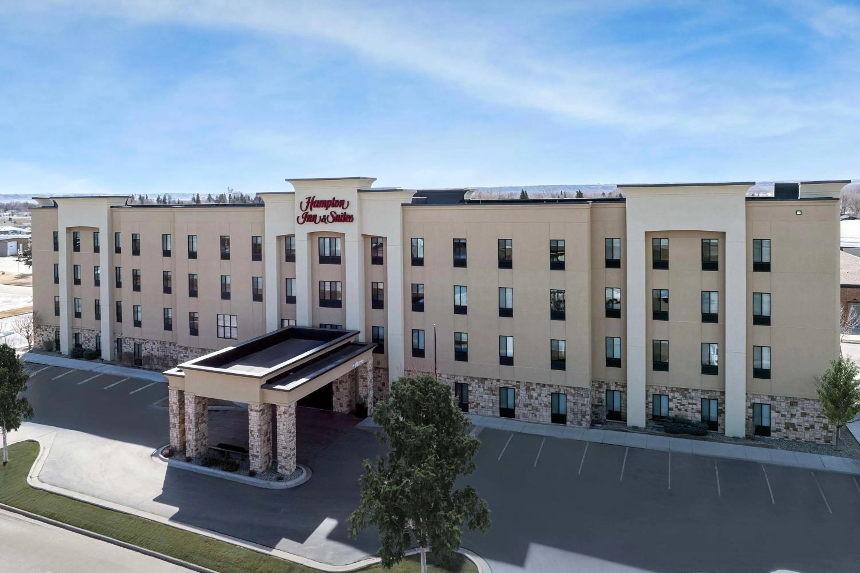 Property building in Hampton Inn & Suites Williston