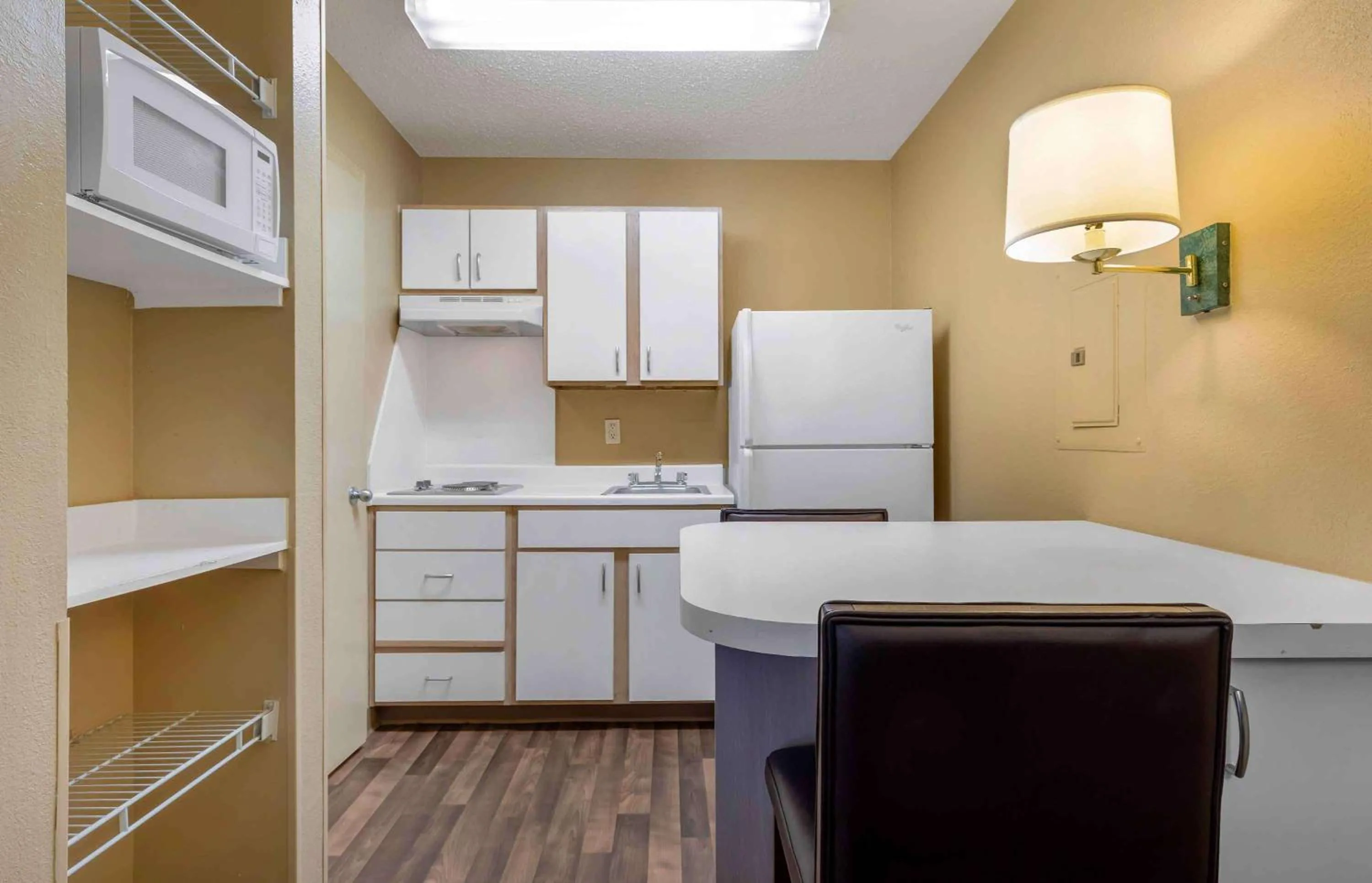 Kitchen or kitchenette in Extended Stay America Suites - Fort Worth - Medical Center