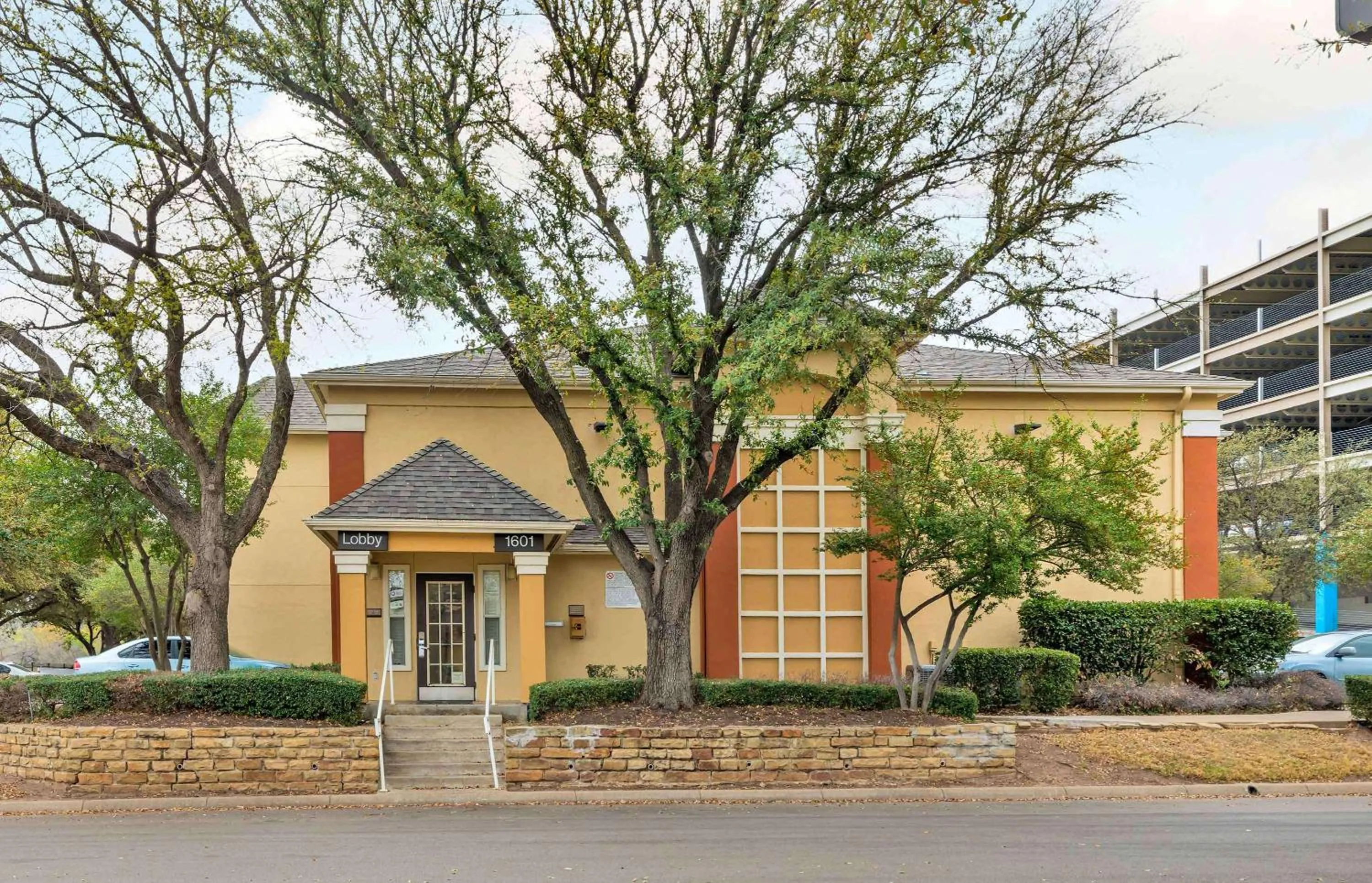 Property building in Extended Stay America Suites - Fort Worth - Medical Center