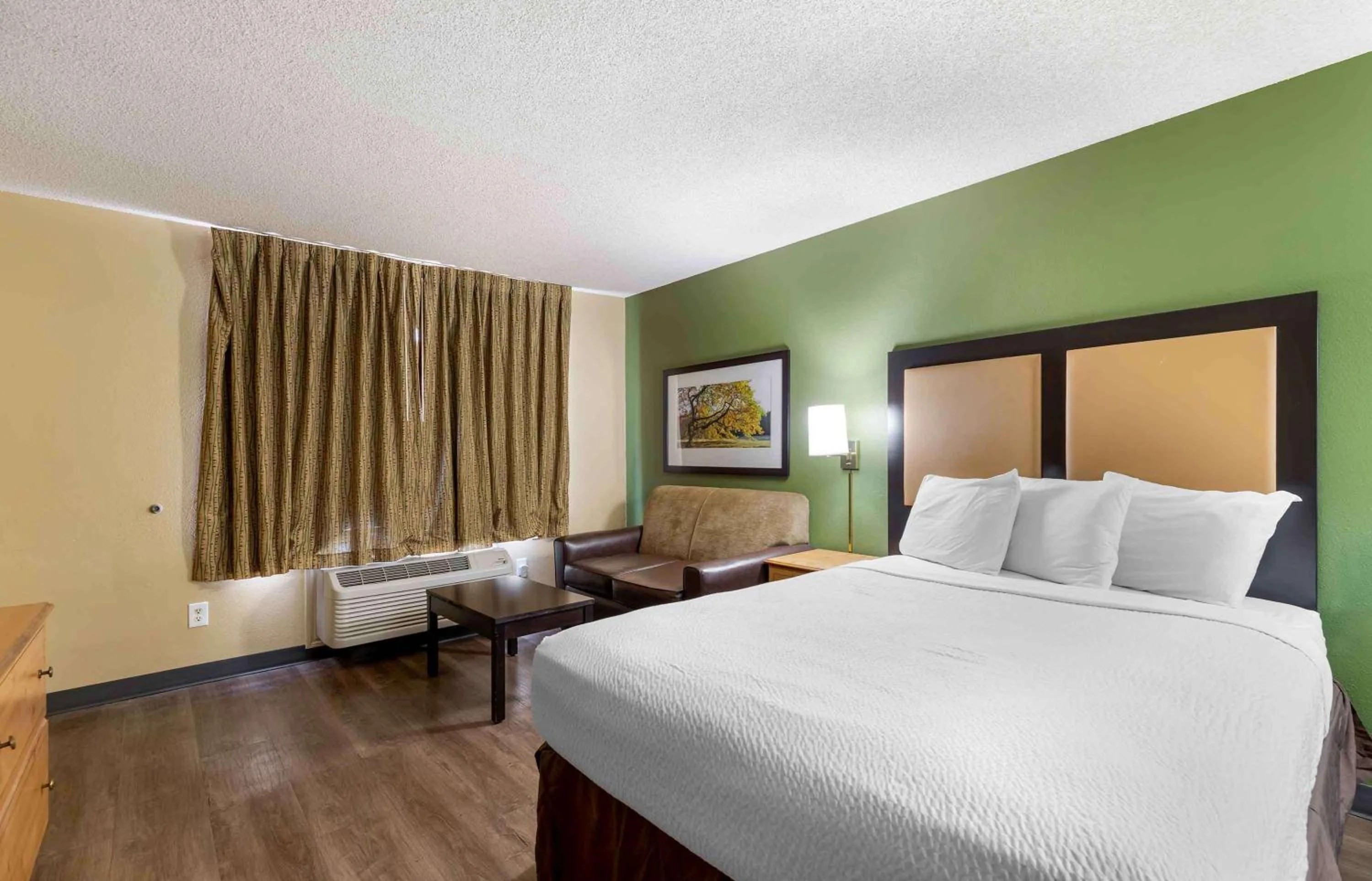 Bedroom, Bed in Extended Stay America Suites - Fort Worth - Medical Center