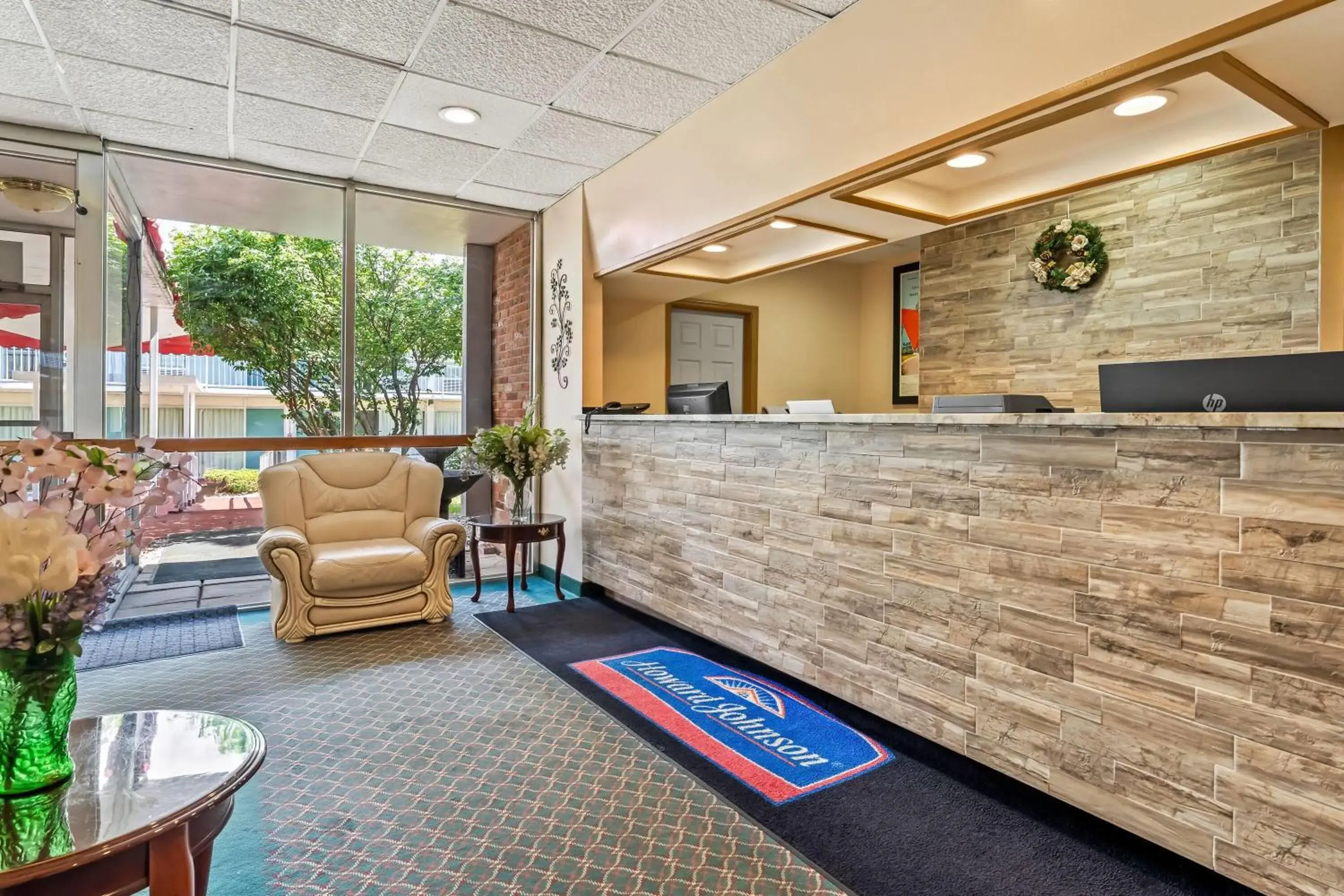 Lobby or reception in Howard Johnson by Wyndham Albany Lobby or reception in Howard Johnson by Wyndham Albany