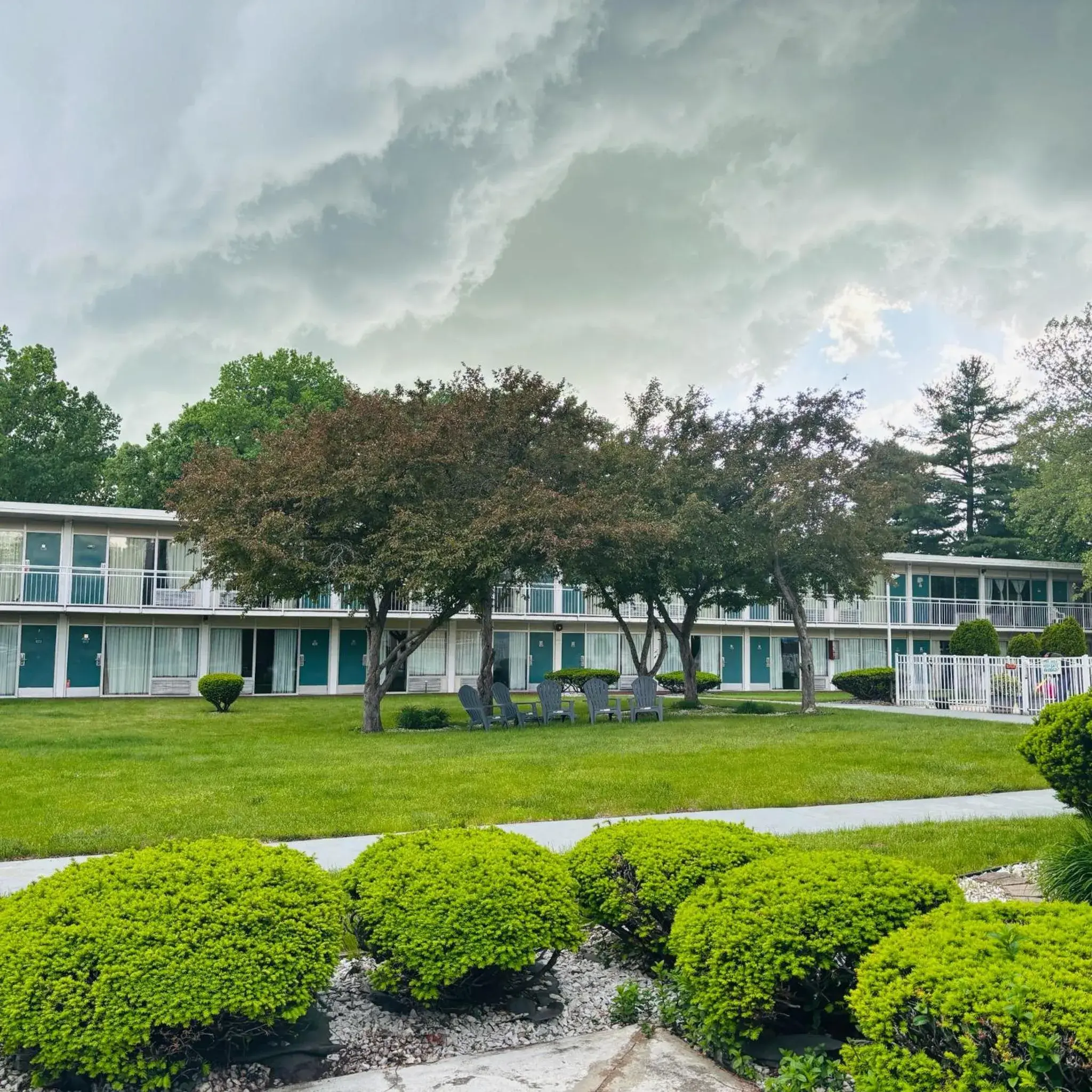 Inner courtyard view in Howard Johnson by Wyndham Albany Inner courtyard view in Howard Johnson by Wyndham Albany