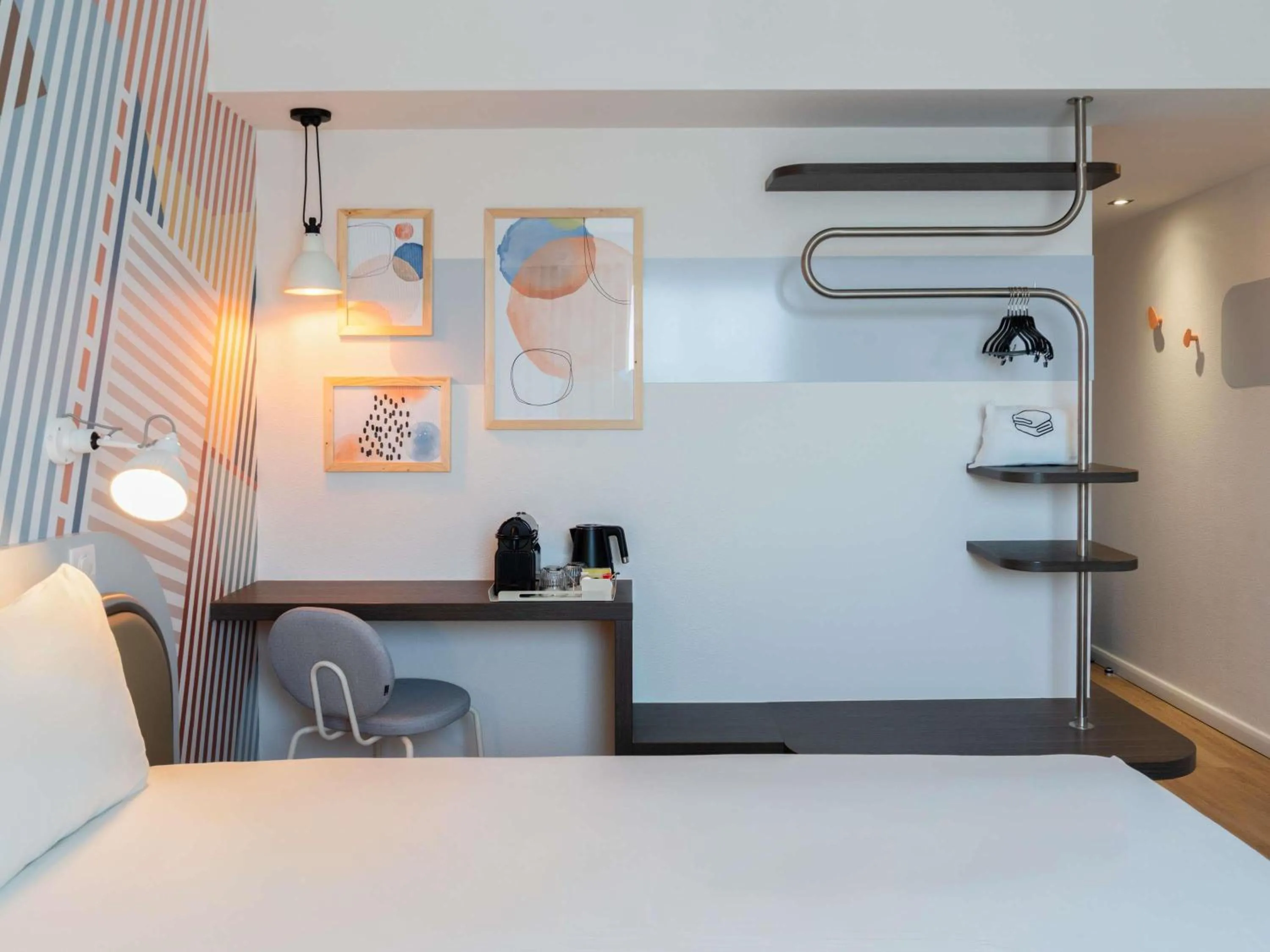 Bedroom, Bed in ibis Styles Paris Porte d'Orléans