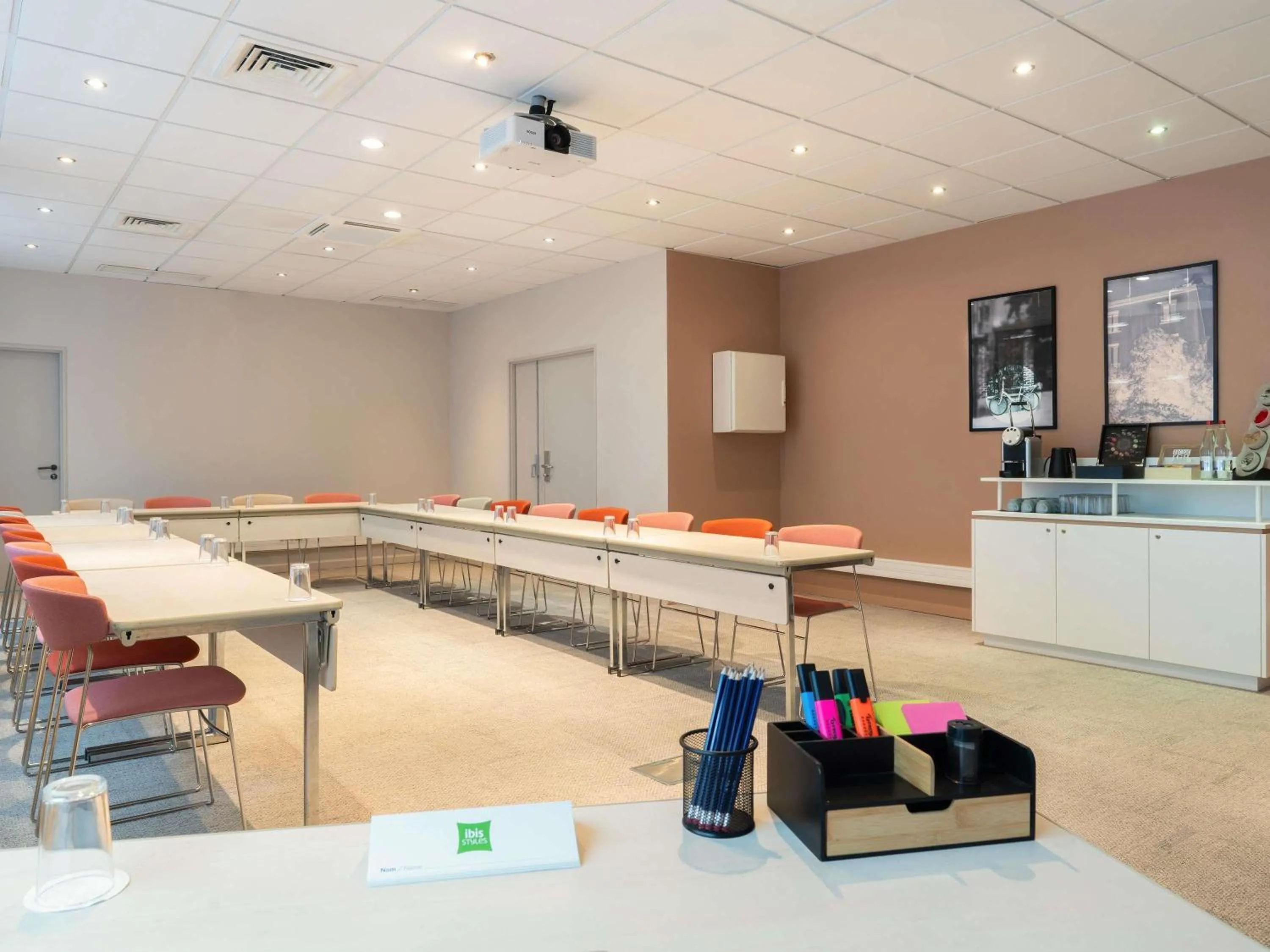 Meeting/conference room in ibis Styles Paris Porte d'Orléans
