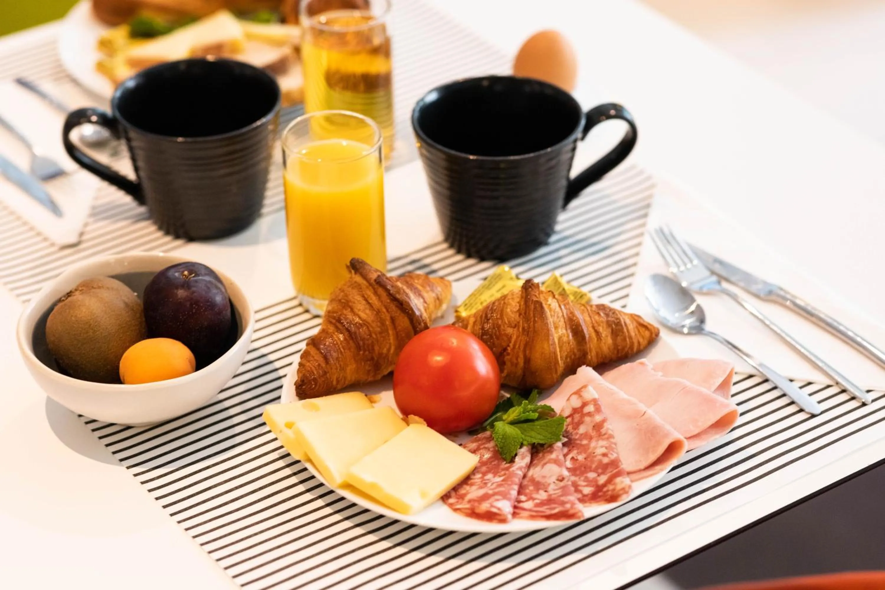 Buffet breakfast in ibis Styles Paris Porte d'Orléans
