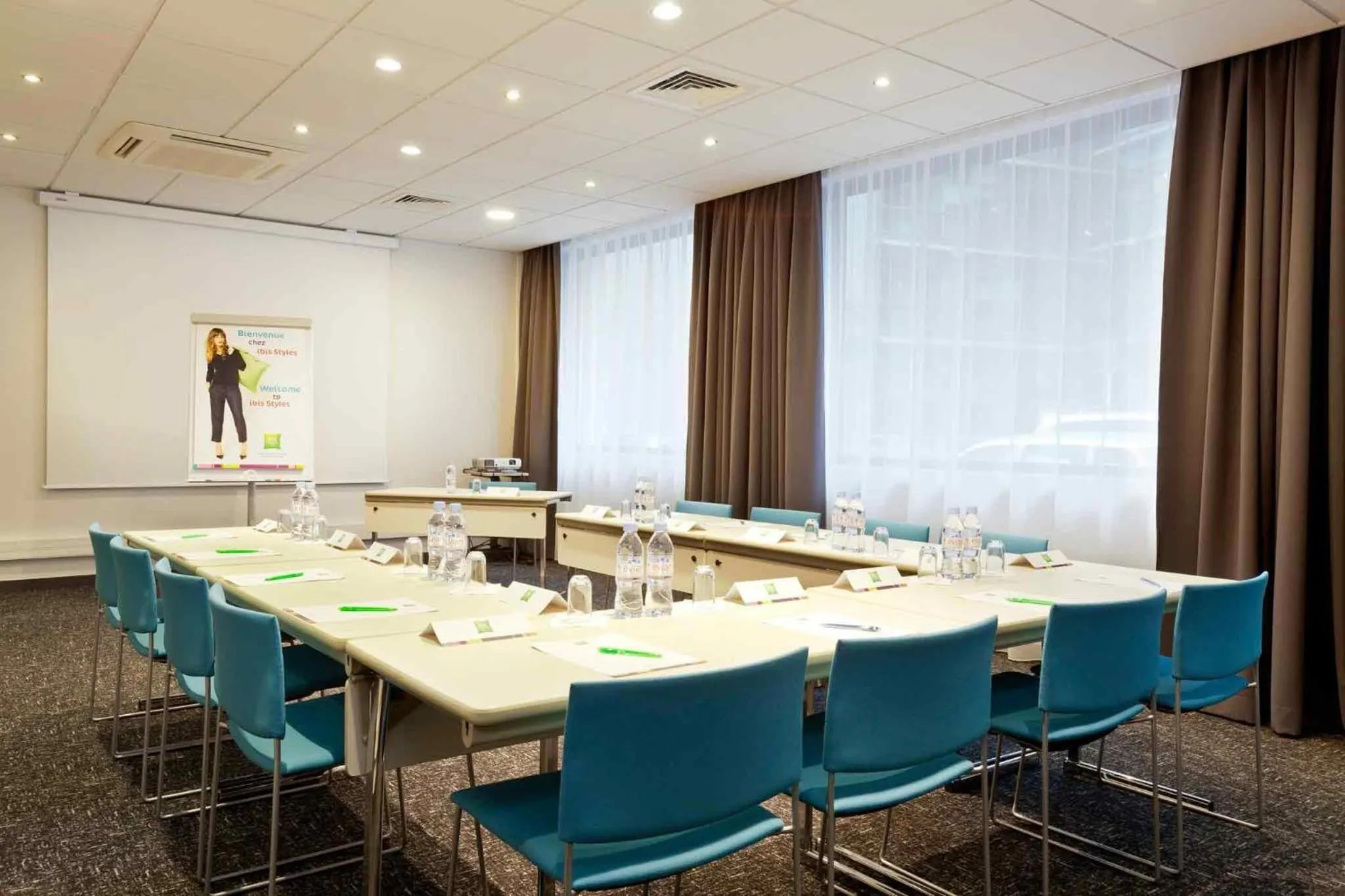 Meeting/conference room in ibis Styles Paris Porte d'Orléans