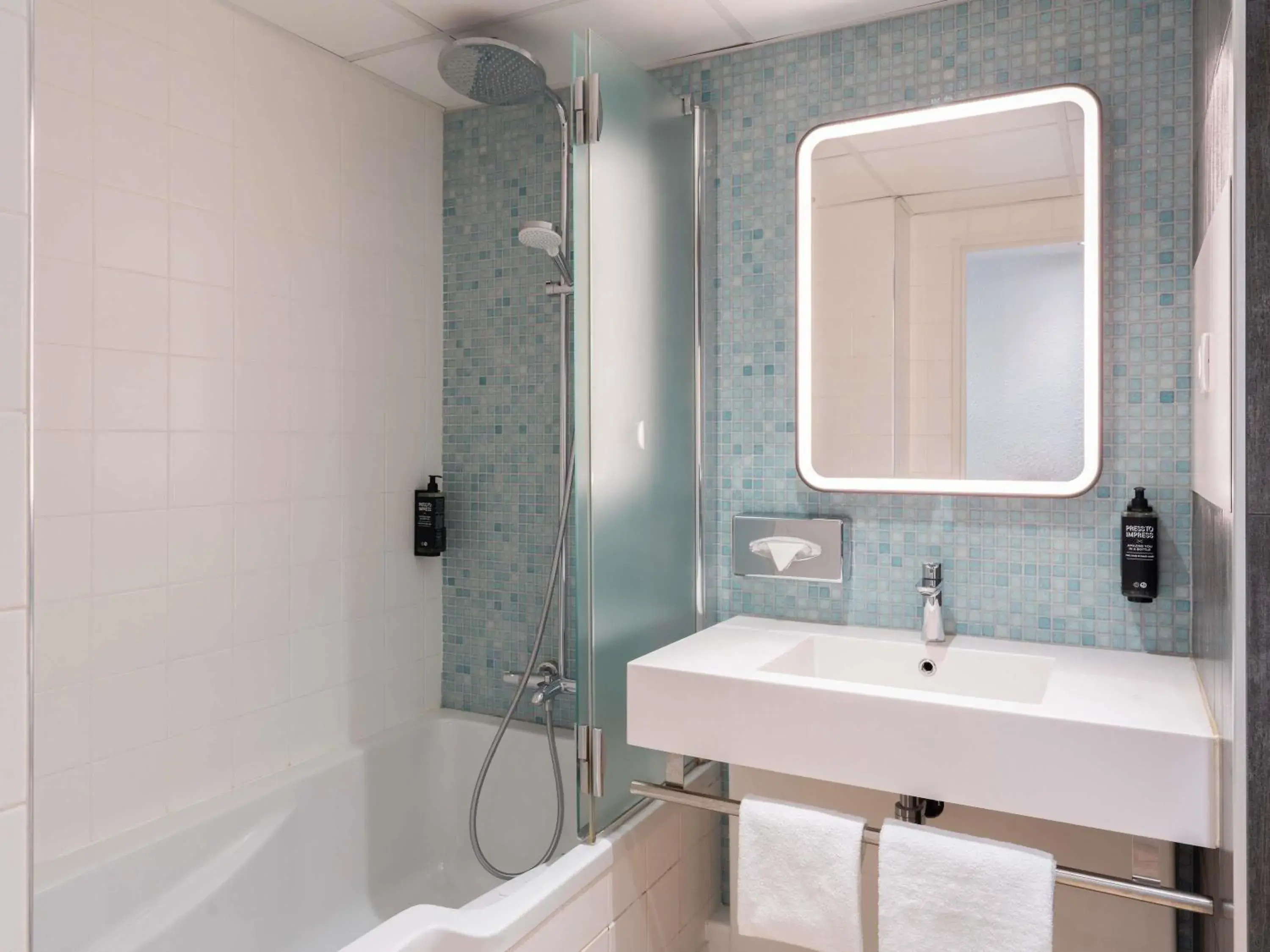 Bedroom in ibis Styles Paris Porte d'Orléans Bedroom in ibis Styles Paris Porte d'Orléans