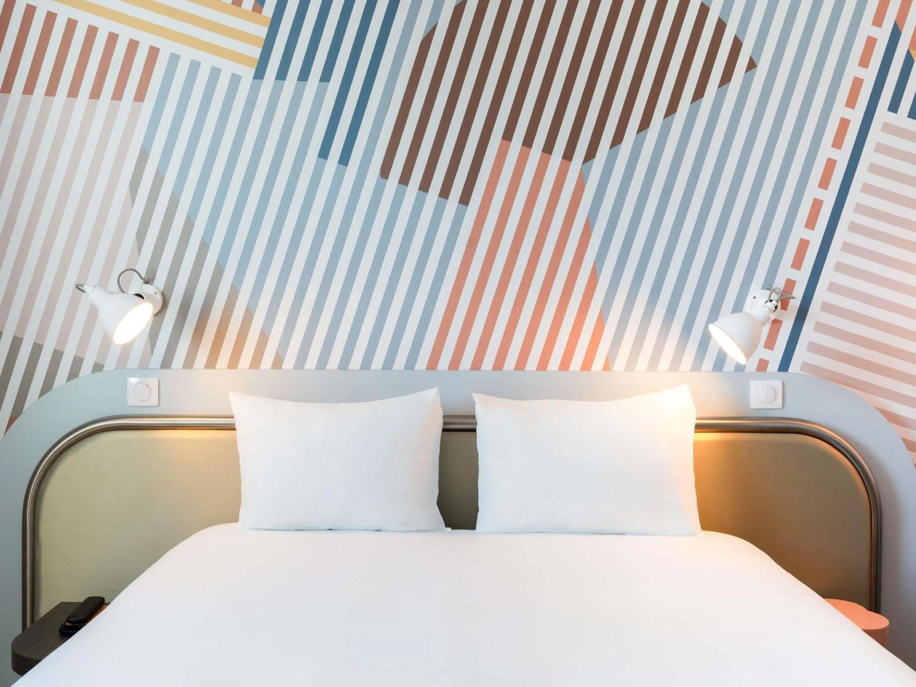 Bedroom, Bed in ibis Styles Paris Porte d'Orléans