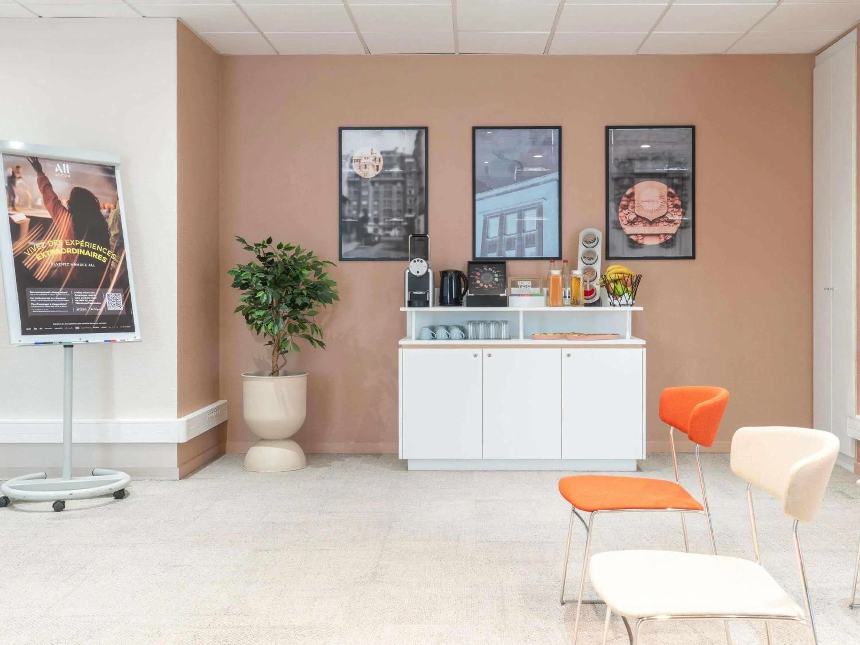 Meeting/conference room in ibis Styles Paris Porte d'Orléans