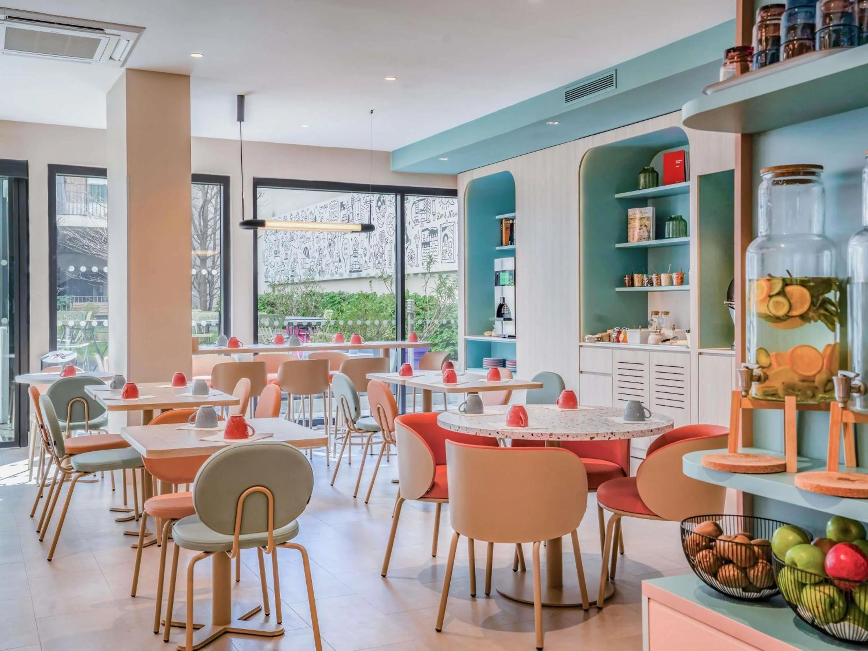 Property building in ibis Styles Paris Porte d'Orléans