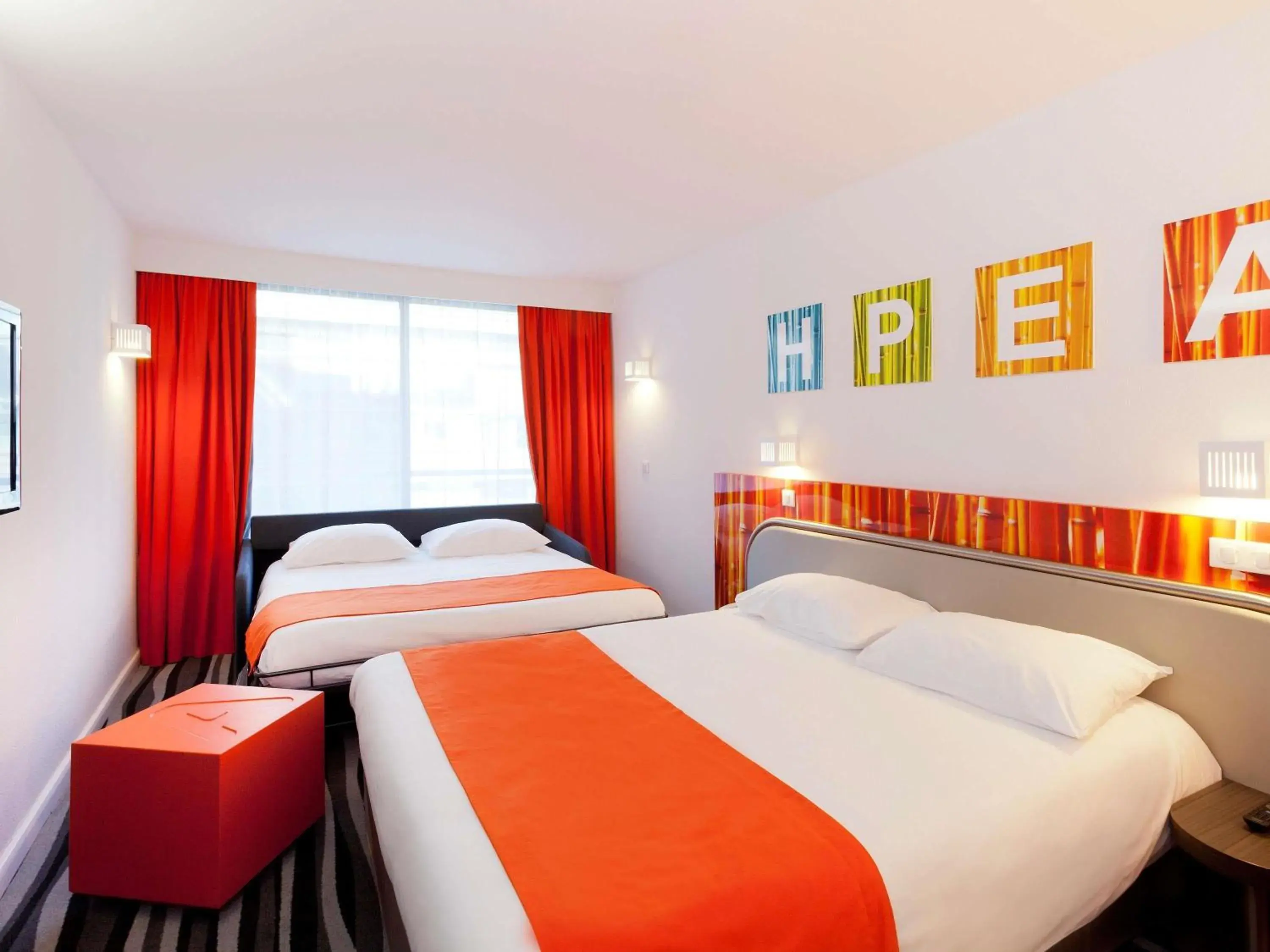 Superior Room with Double Bed and Sofa - single occupancy in ibis Styles Paris Porte d'Orléans Superior Room with Double Bed and Sofa - single occupancy in ibis Styles Paris Porte d'Orléans