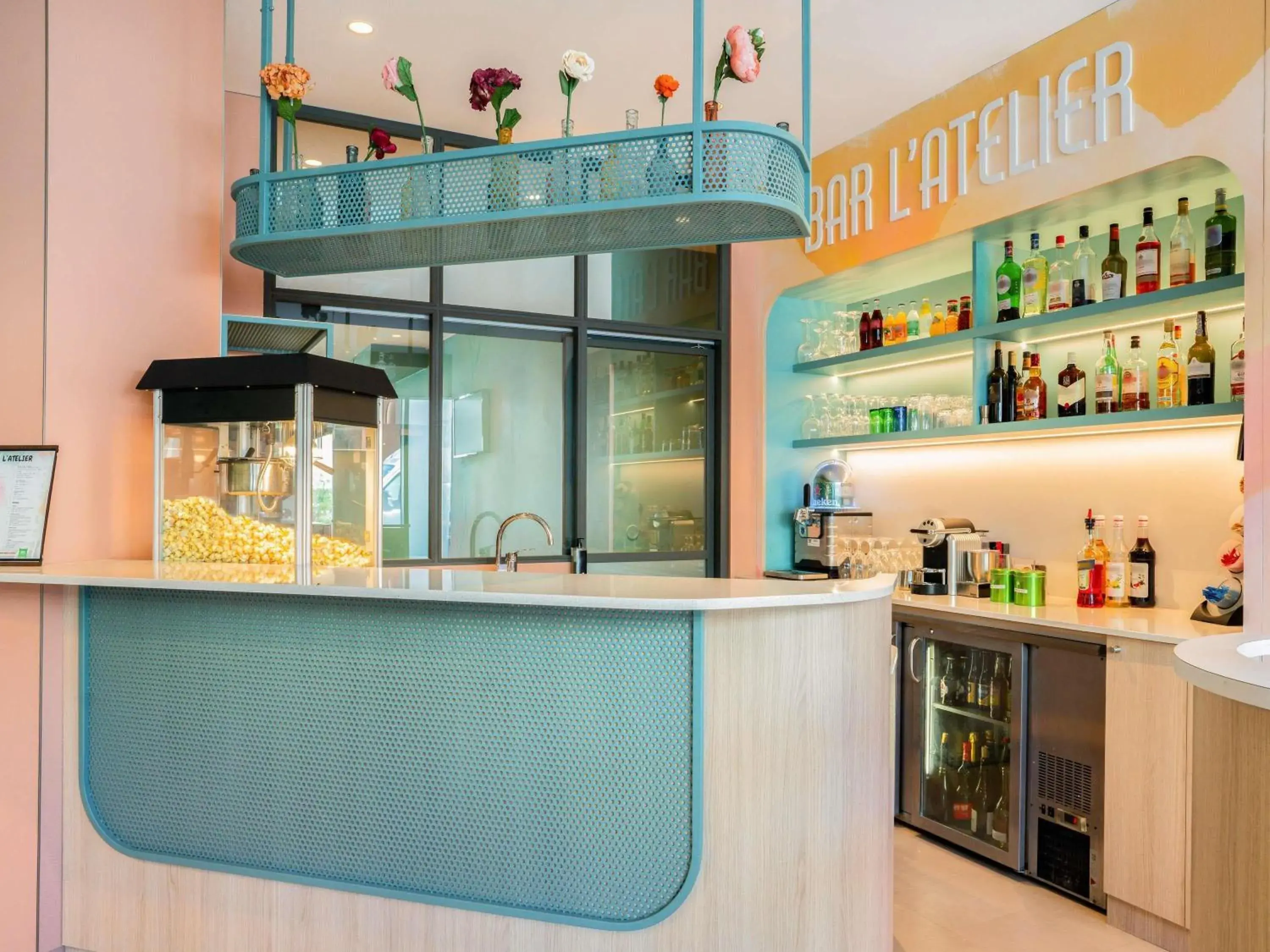 Lounge or bar in ibis Styles Paris Porte d'Orléans Lounge or bar in ibis Styles Paris Porte d'Orléans