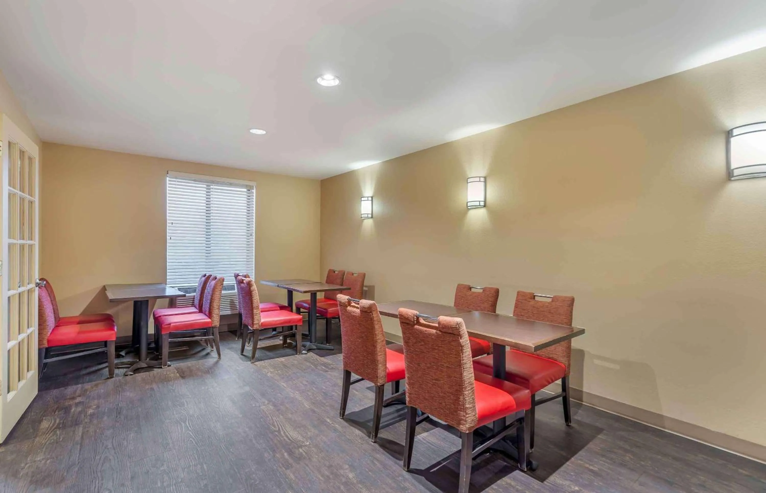 Restaurant/places to eat in Extended Stay America Suites - Chicago - Lombard - Yorktown Center