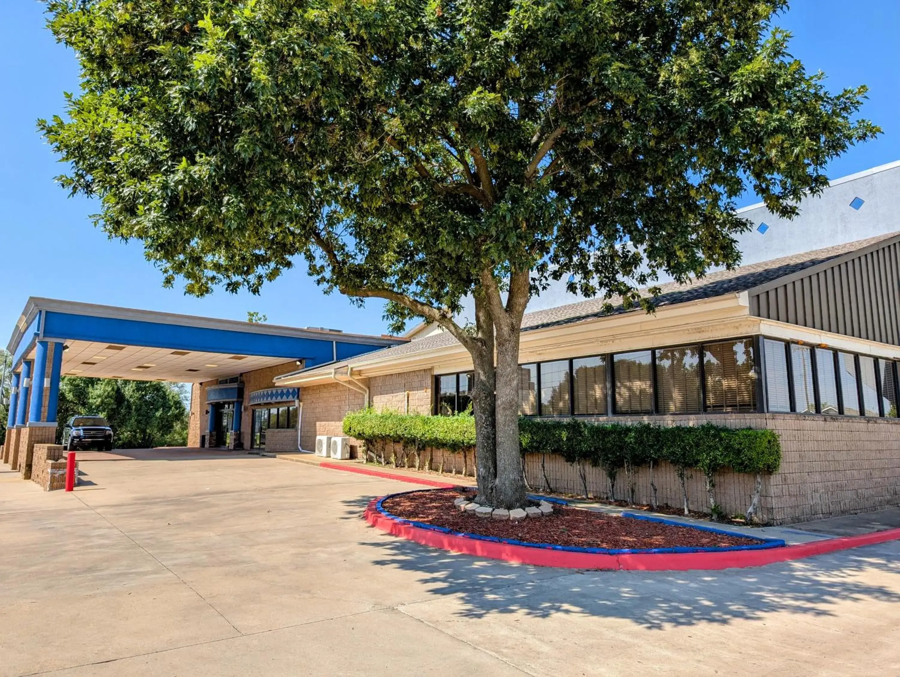 Property building in Travelodge by Wyndham Enid Property building in Travelodge by Wyndham Enid