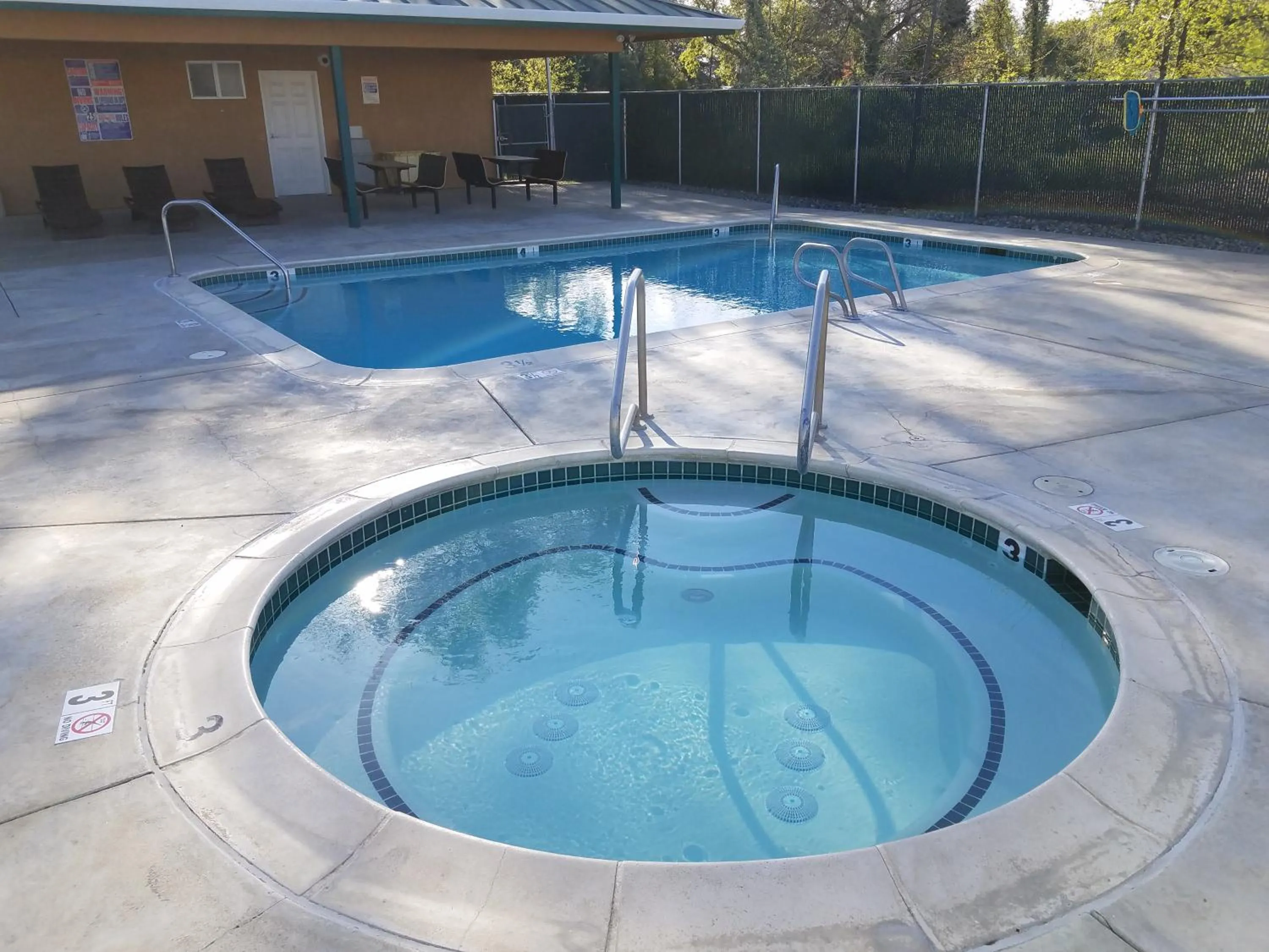 Patio in Gridley Inn & RV Park