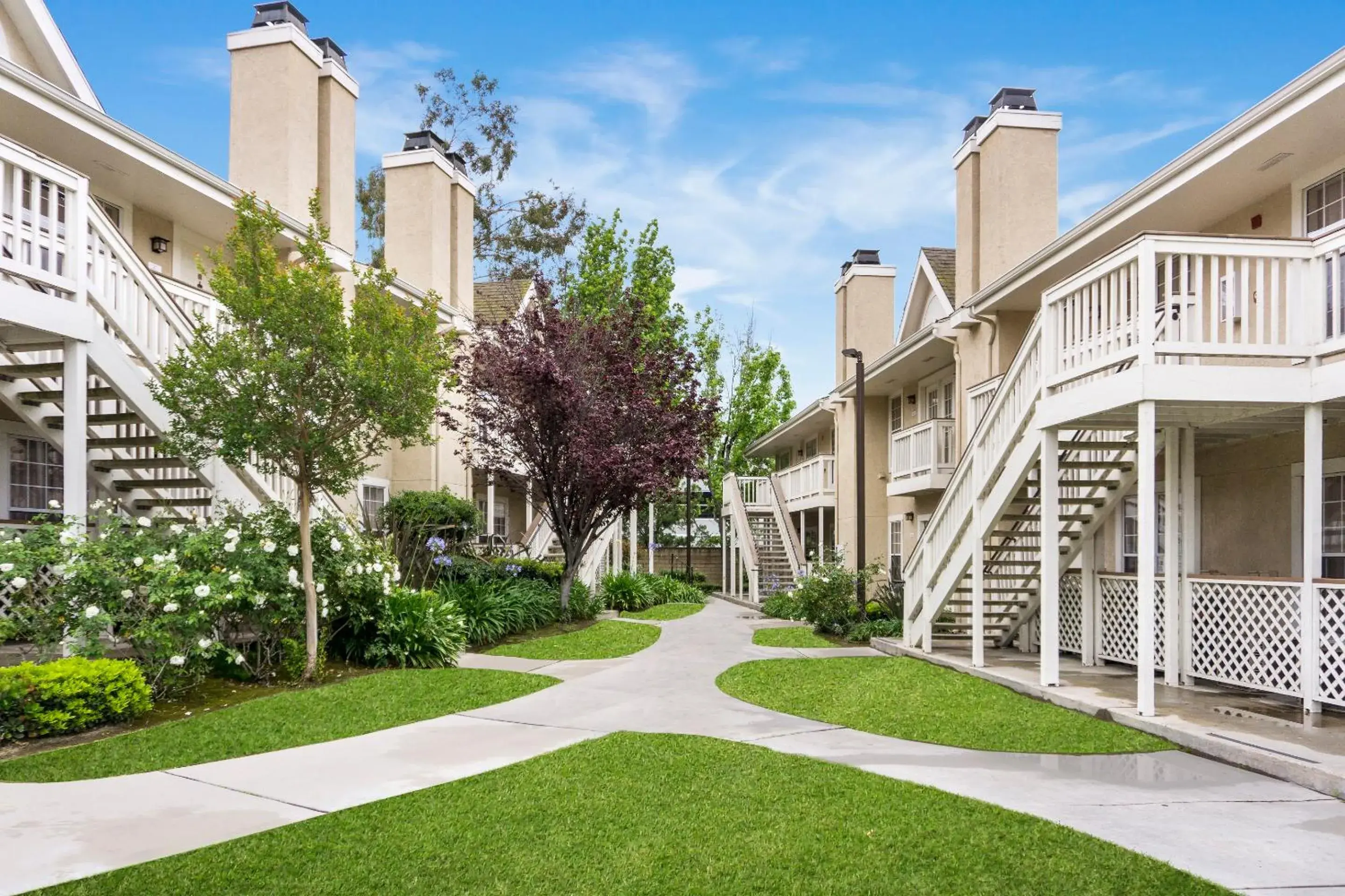 Property building in Chase Suites Brea-Fullerton - North Orange County Property building in Chase Suites Brea-Fullerton - North Orange County
