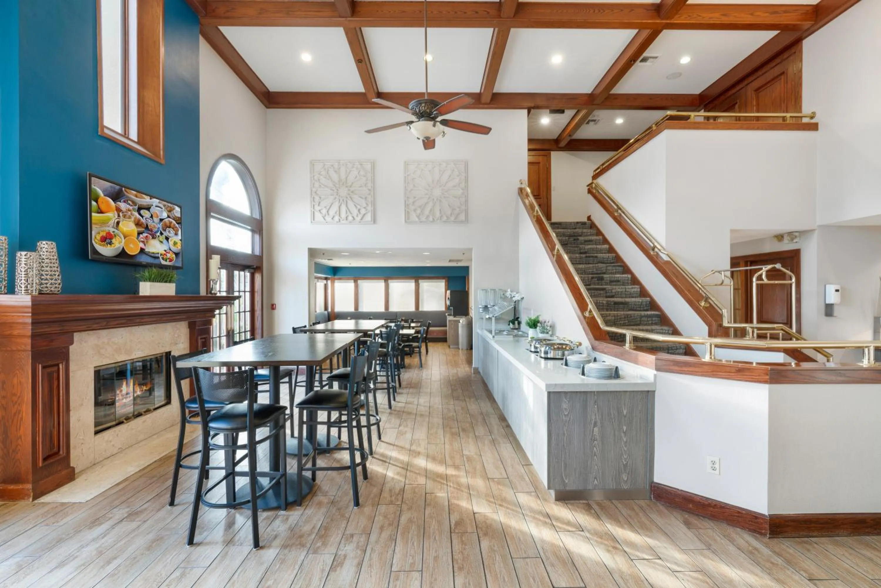 Seating area in Chase Suites Brea-Fullerton - North Orange County